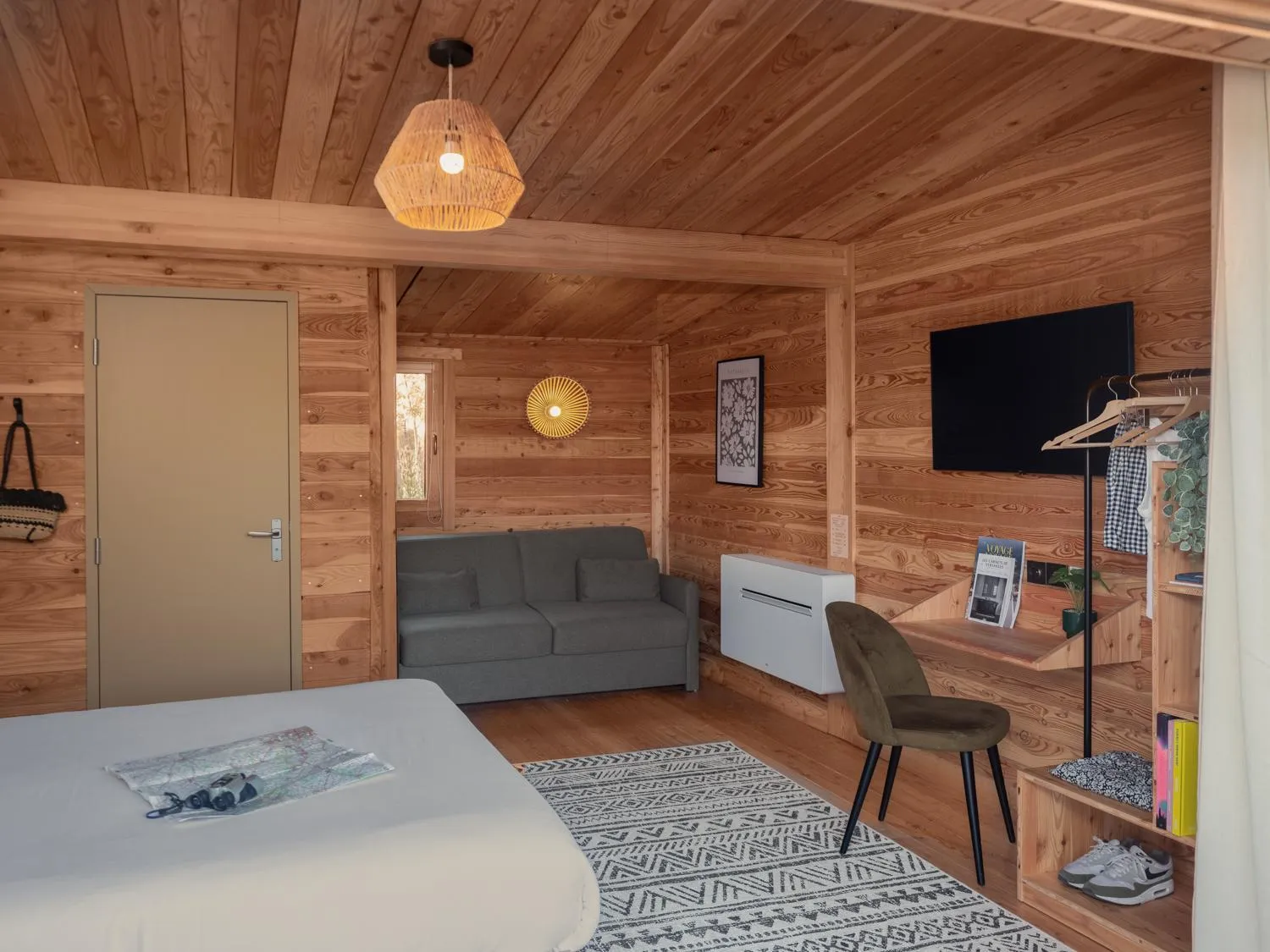 Bed in Hôtel le Bout du Parc de Versailles