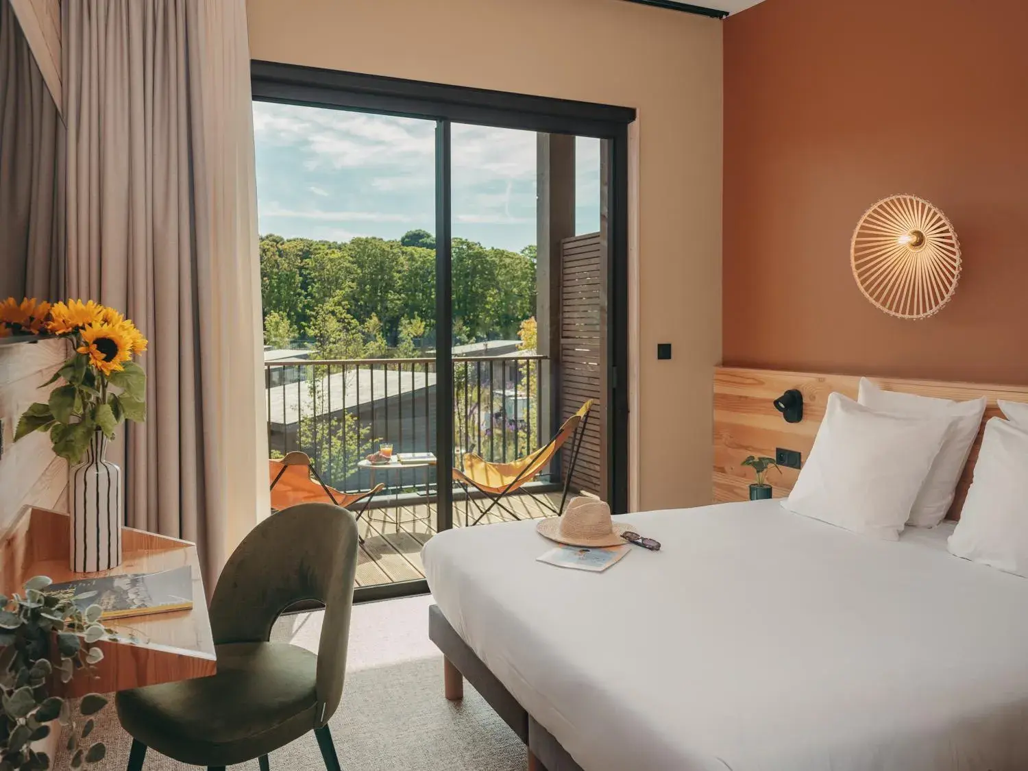 Superior Room with Terrace in Hôtel le Bout du Parc de Versailles Superior Room with Terrace in Hôtel le Bout du Parc de Versailles