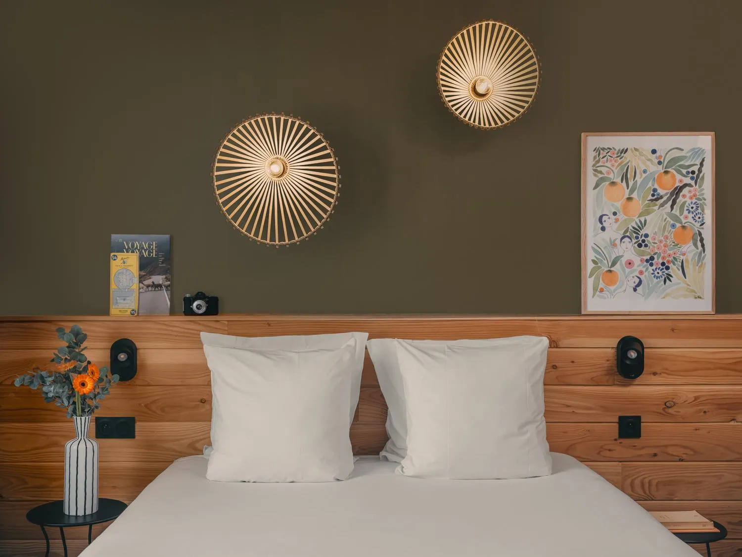 Bed in Hôtel le Bout du Parc de Versailles