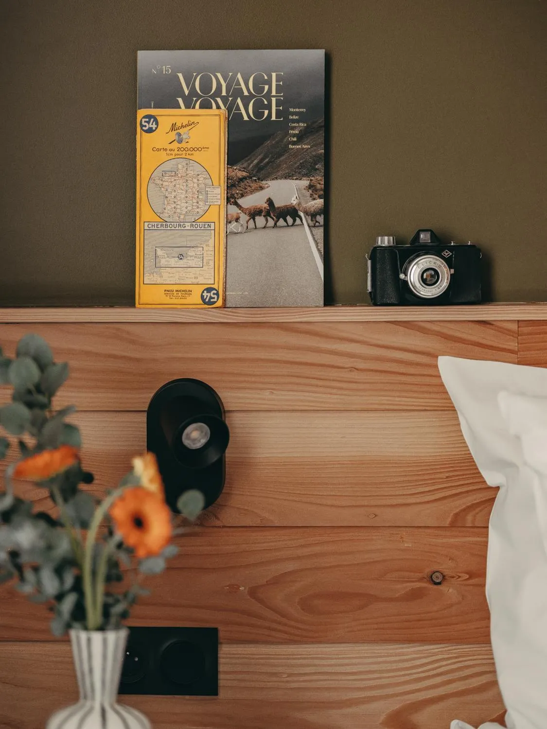 Bed in Hôtel le Bout du Parc de Versailles