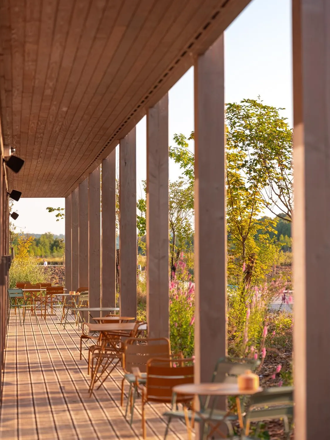 Patio in Hôtel le Bout du Parc de Versailles