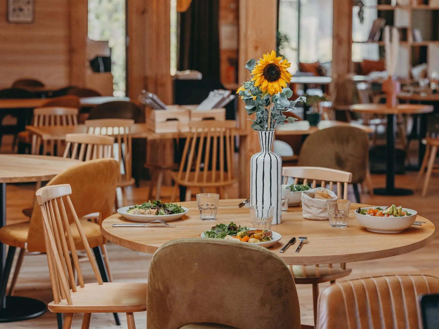 Restaurant/places to eat in Hôtel le Bout du Parc de Versailles