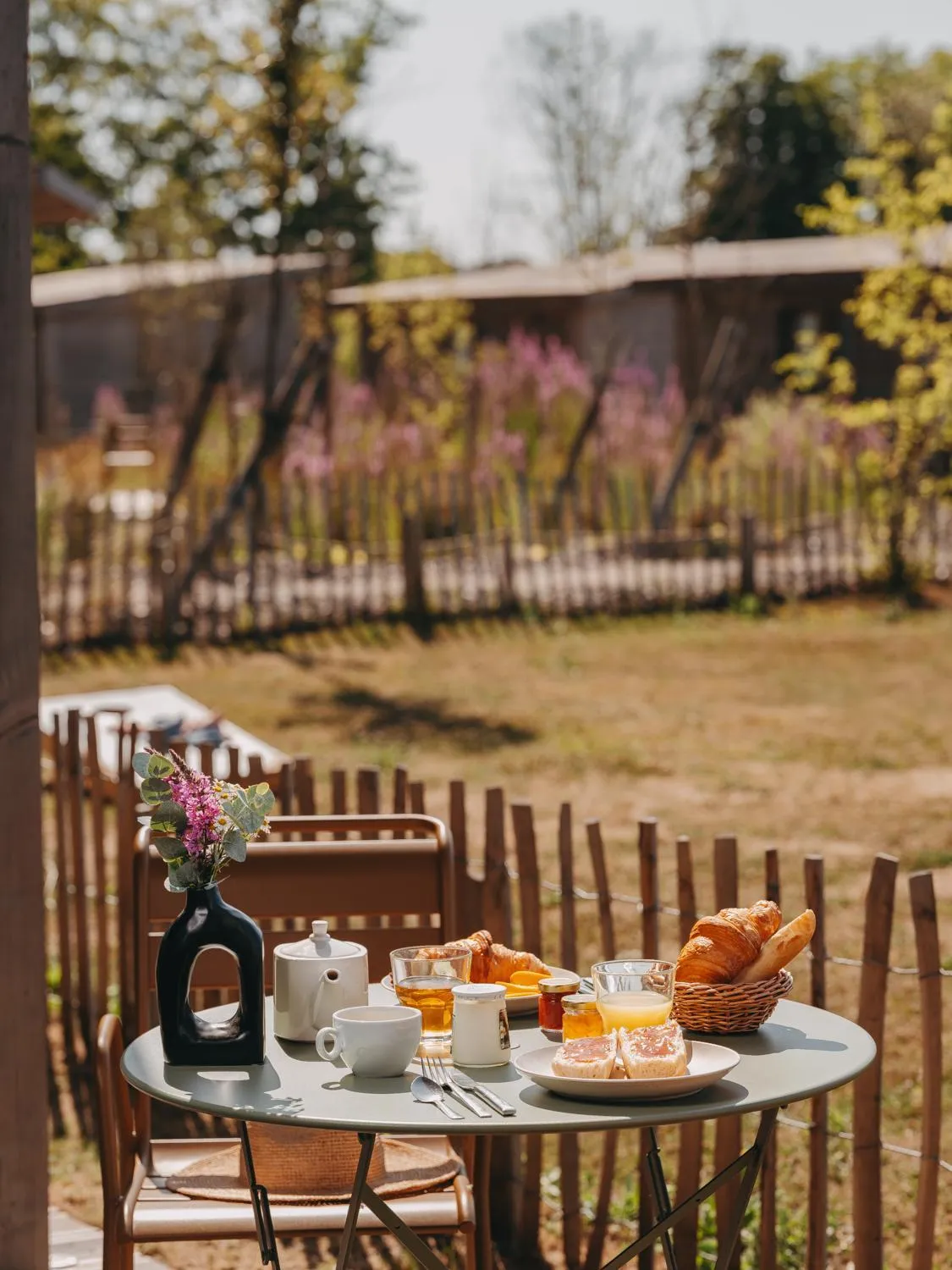 Breakfast in Hôtel le Bout du Parc de Versailles
