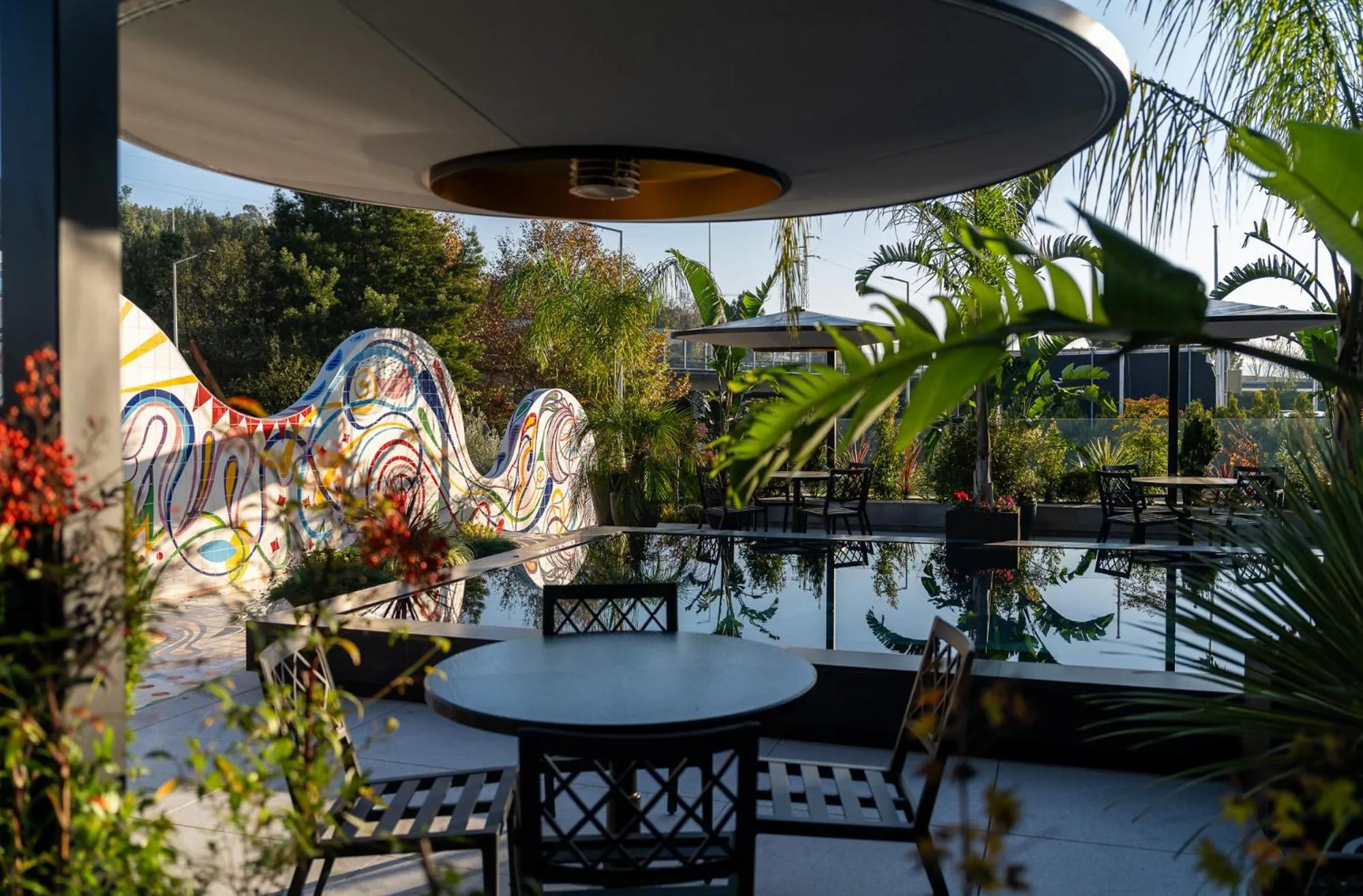 Restaurant/places to eat in Palatial Suites