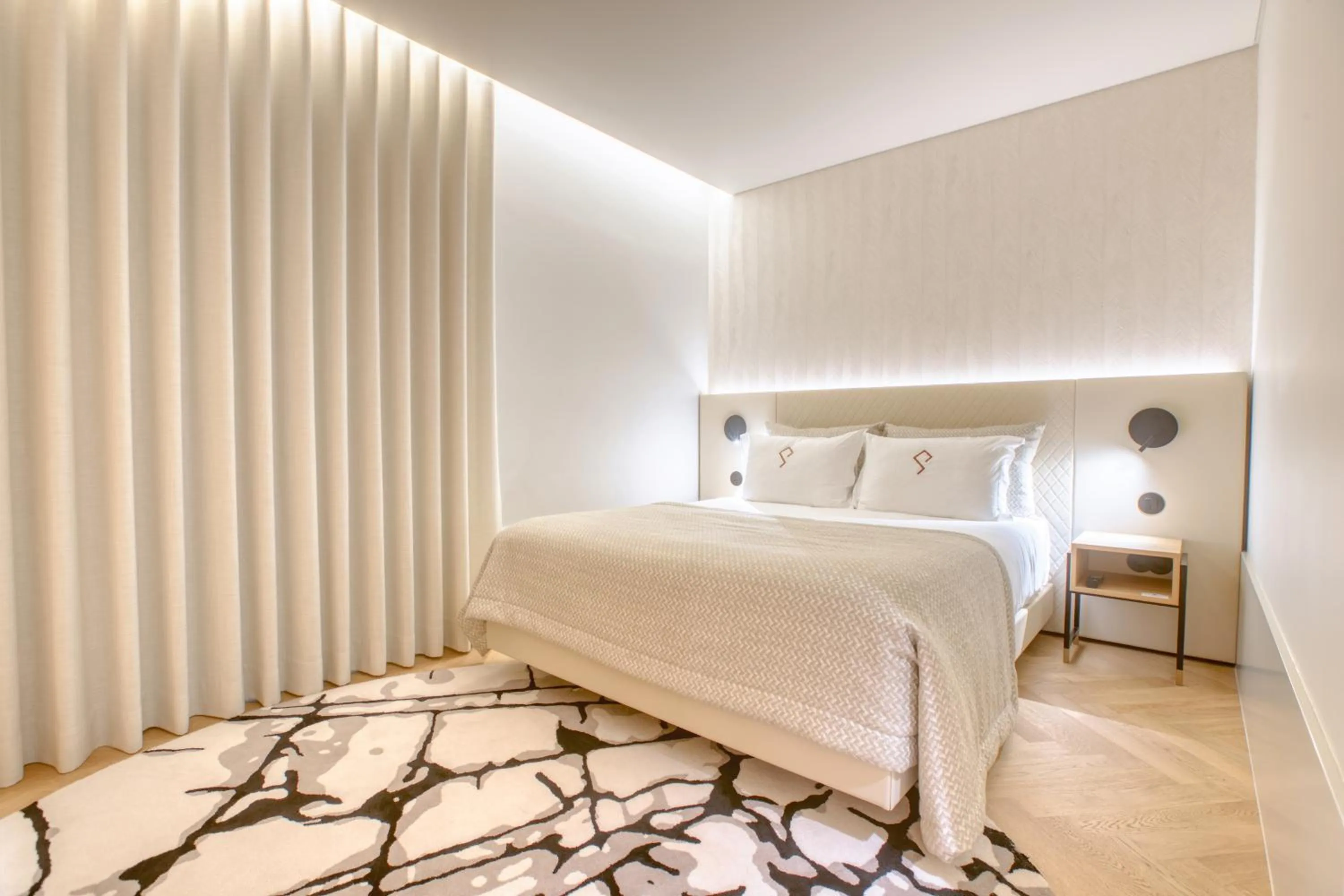 Bed in Palatial Suites