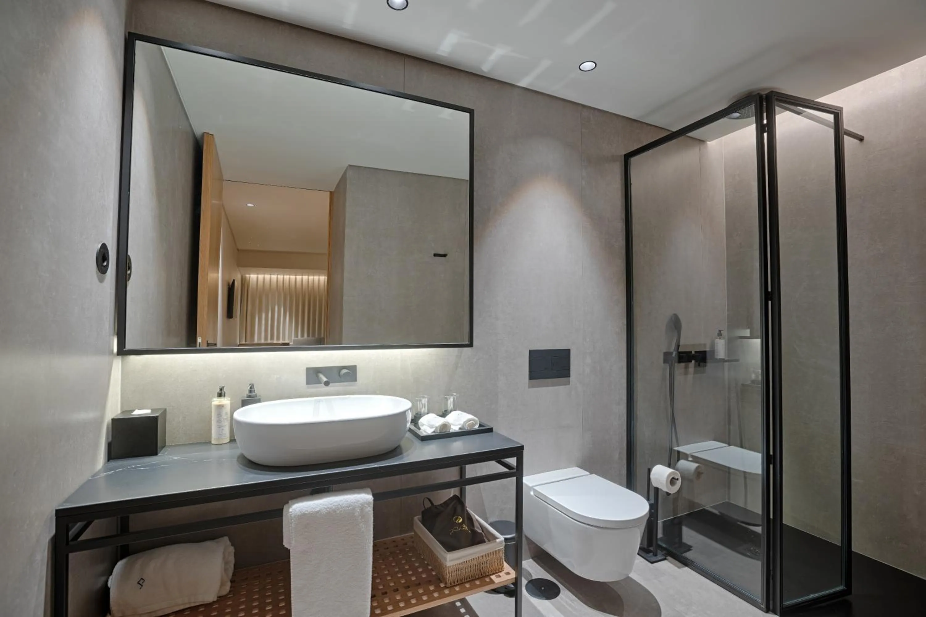 Shower in Palatial Suites