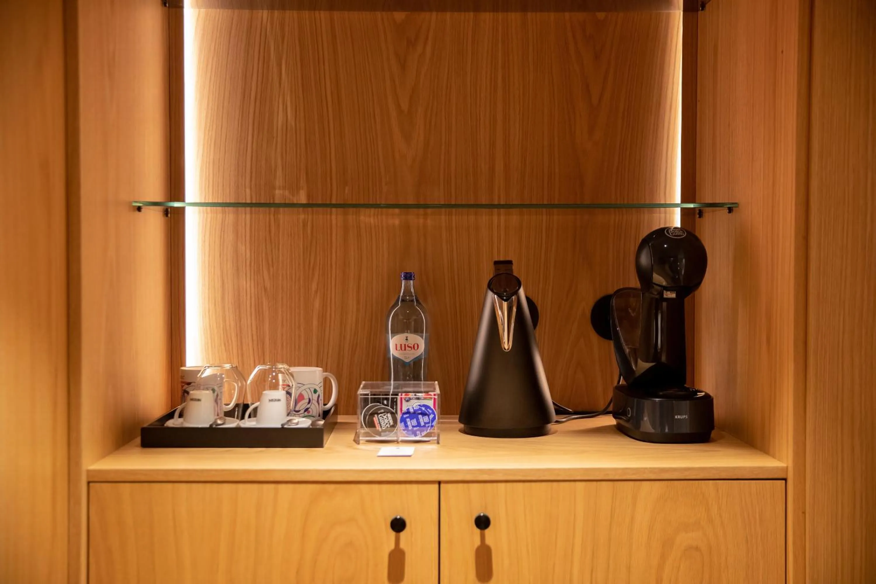 Coffee/tea facilities in Palatial Suites