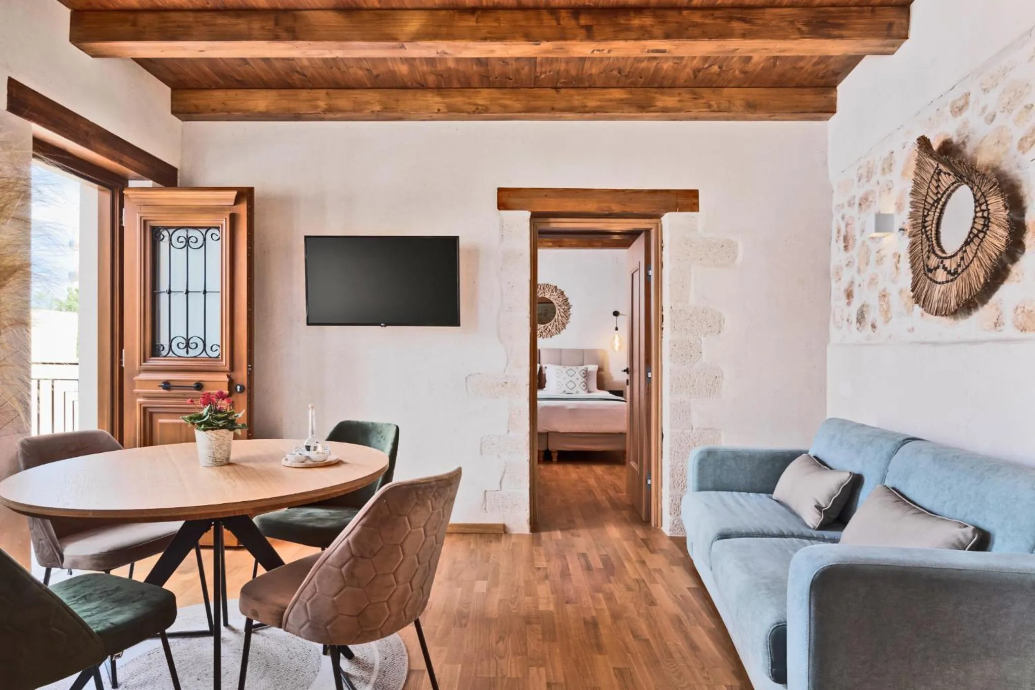 TV and multimedia in Mansio Boutique Hotel