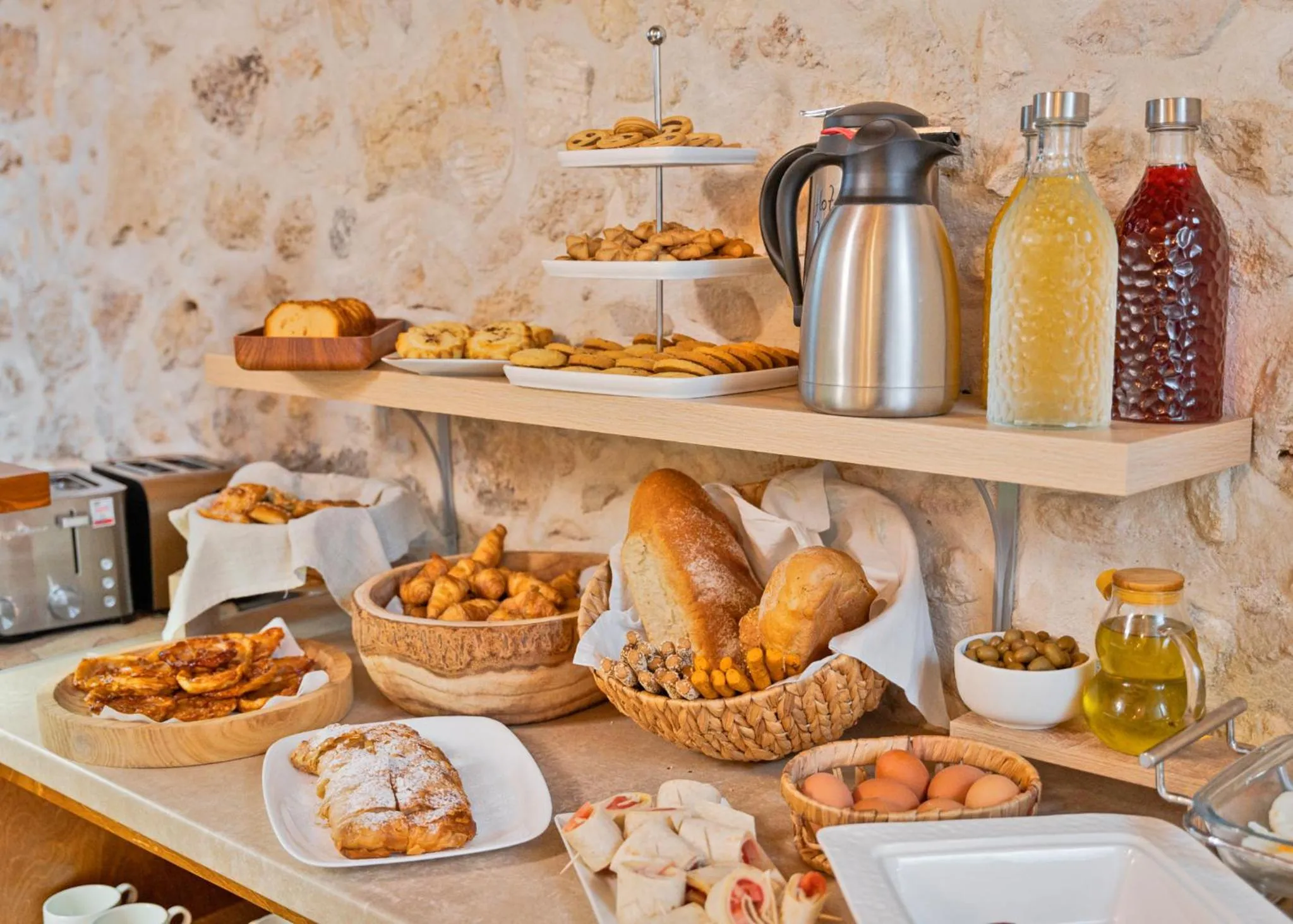 Food and drinks in Mansio Boutique Hotel