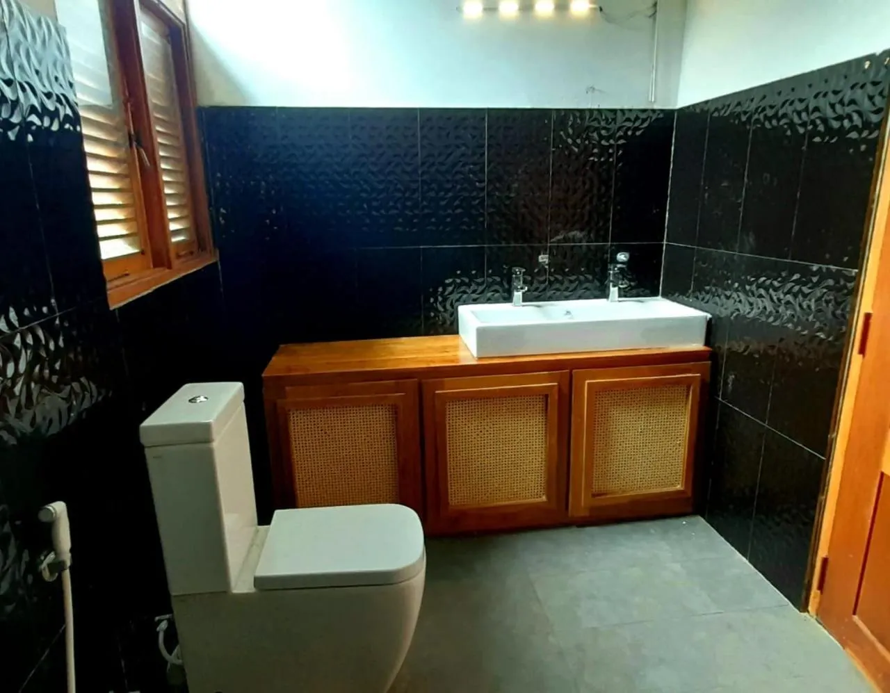Toilet in Sigiri Vananthara