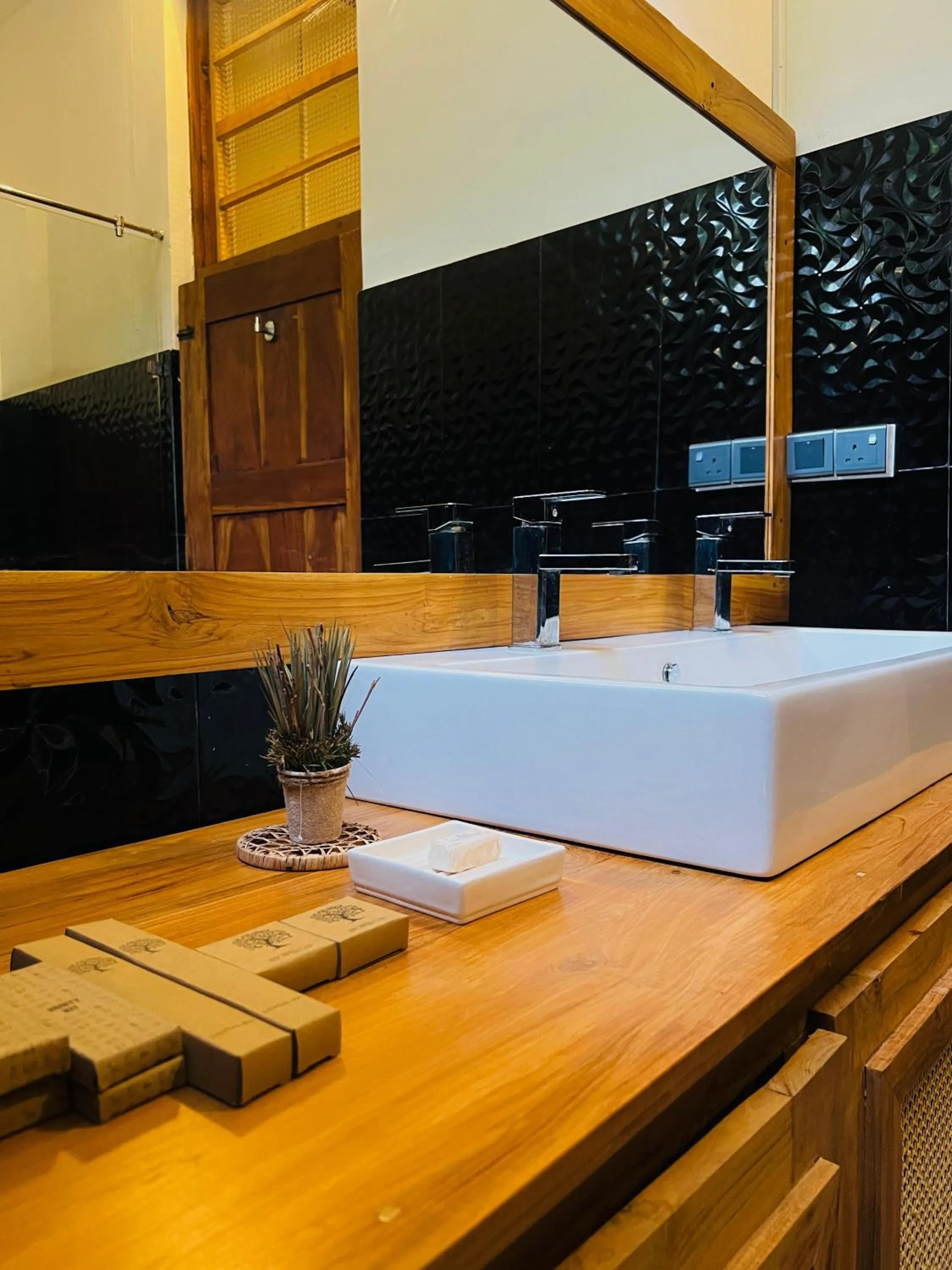 Property building in Sigiri Vananthara