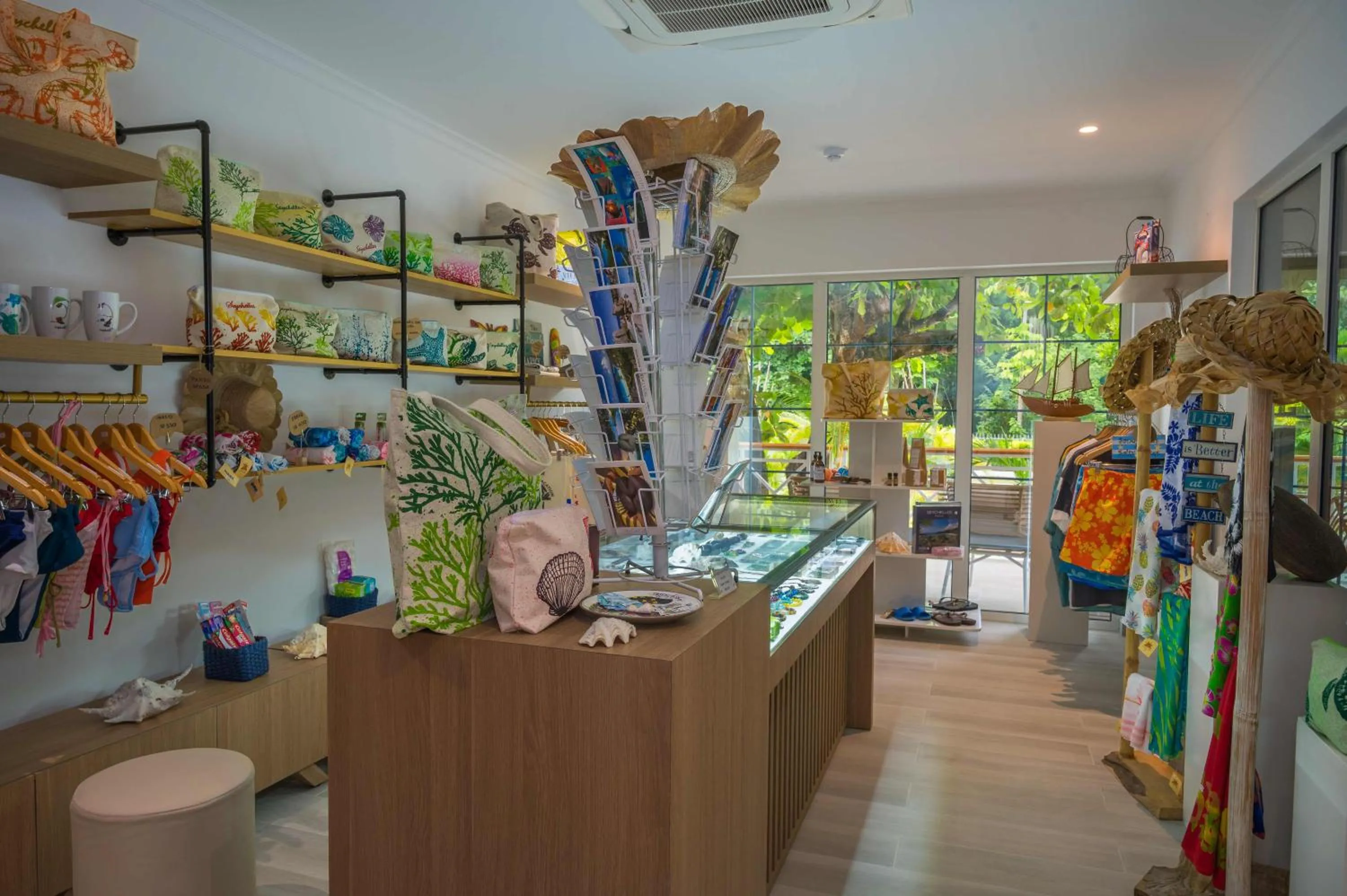 On-site shops in Acajou Beach Resort