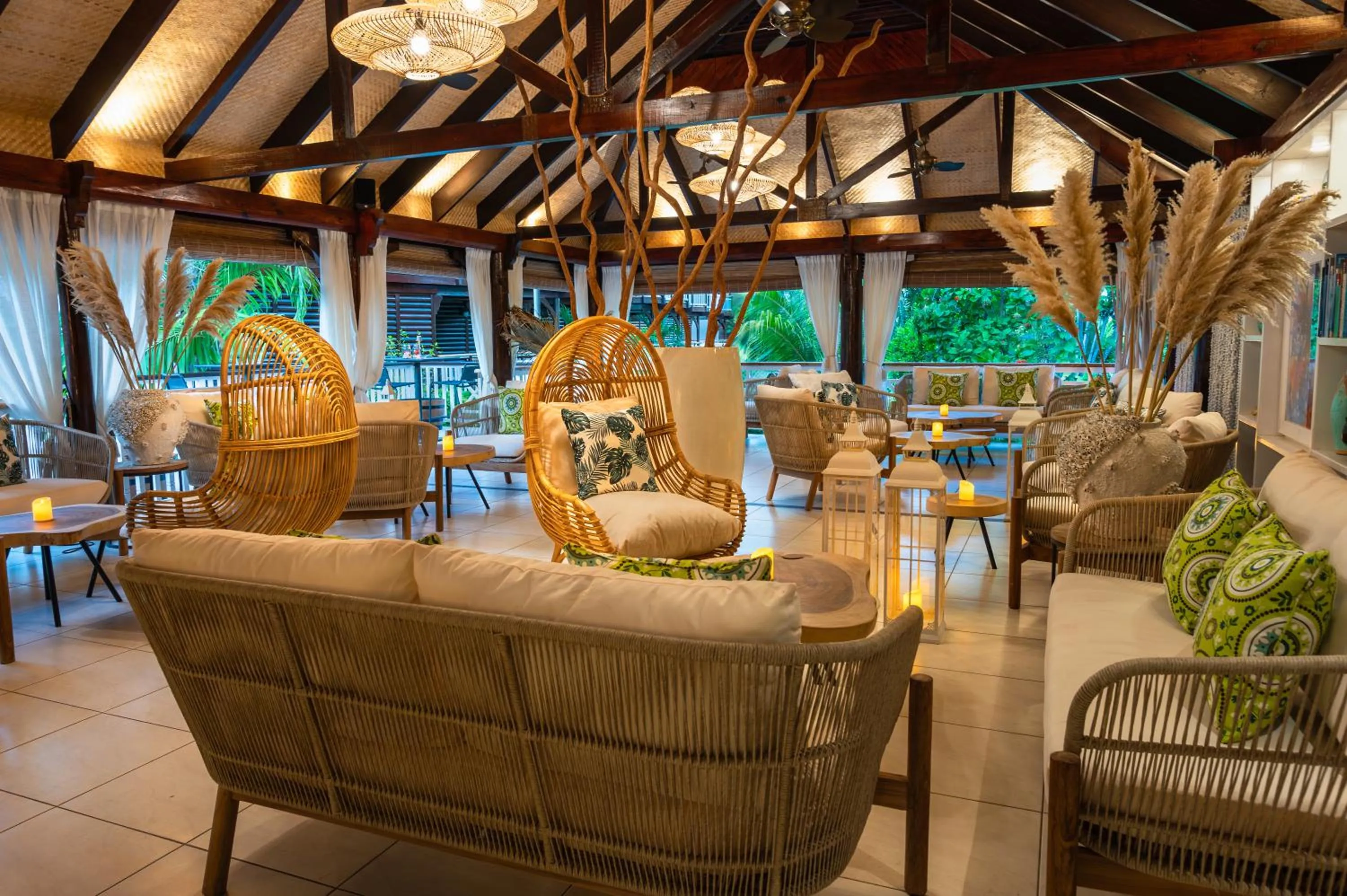 Restaurant/places to eat in Acajou Beach Resort