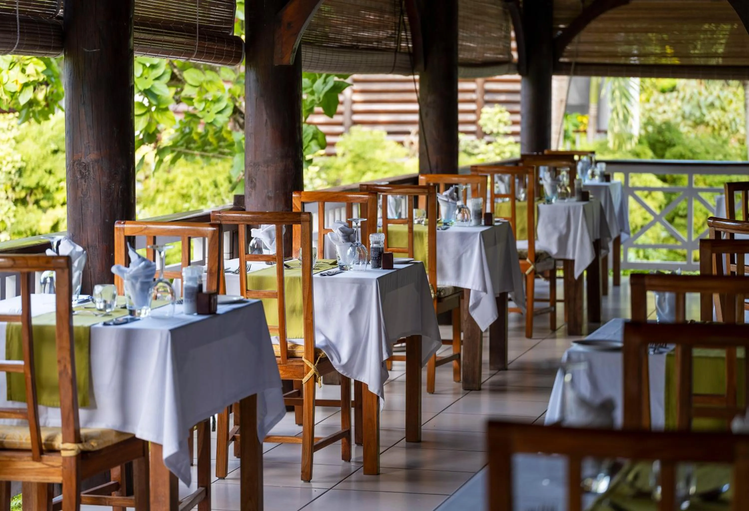 Restaurant/places to eat in Acajou Beach Resort