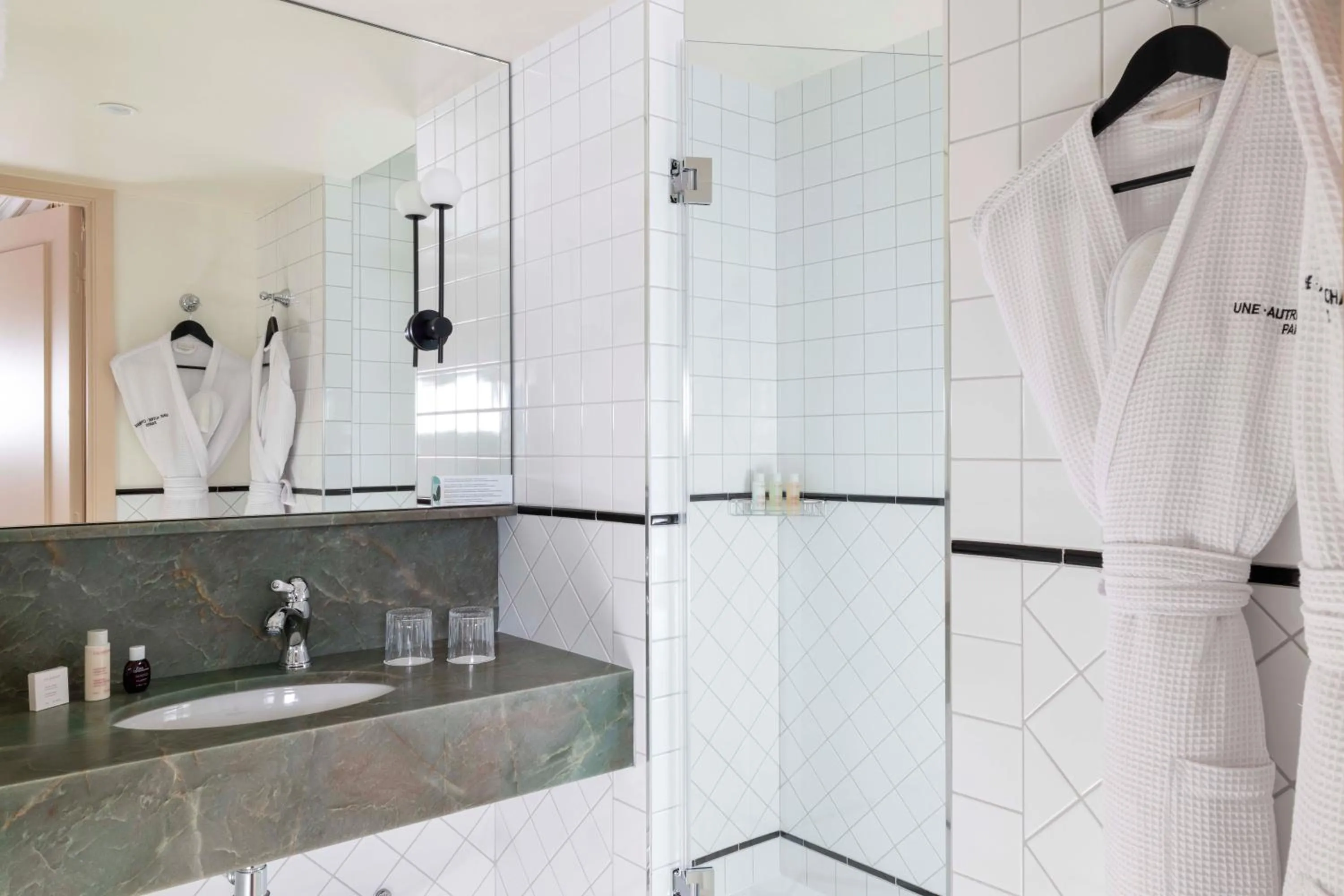 Bathroom in UNE AUTRE CHAMBRE