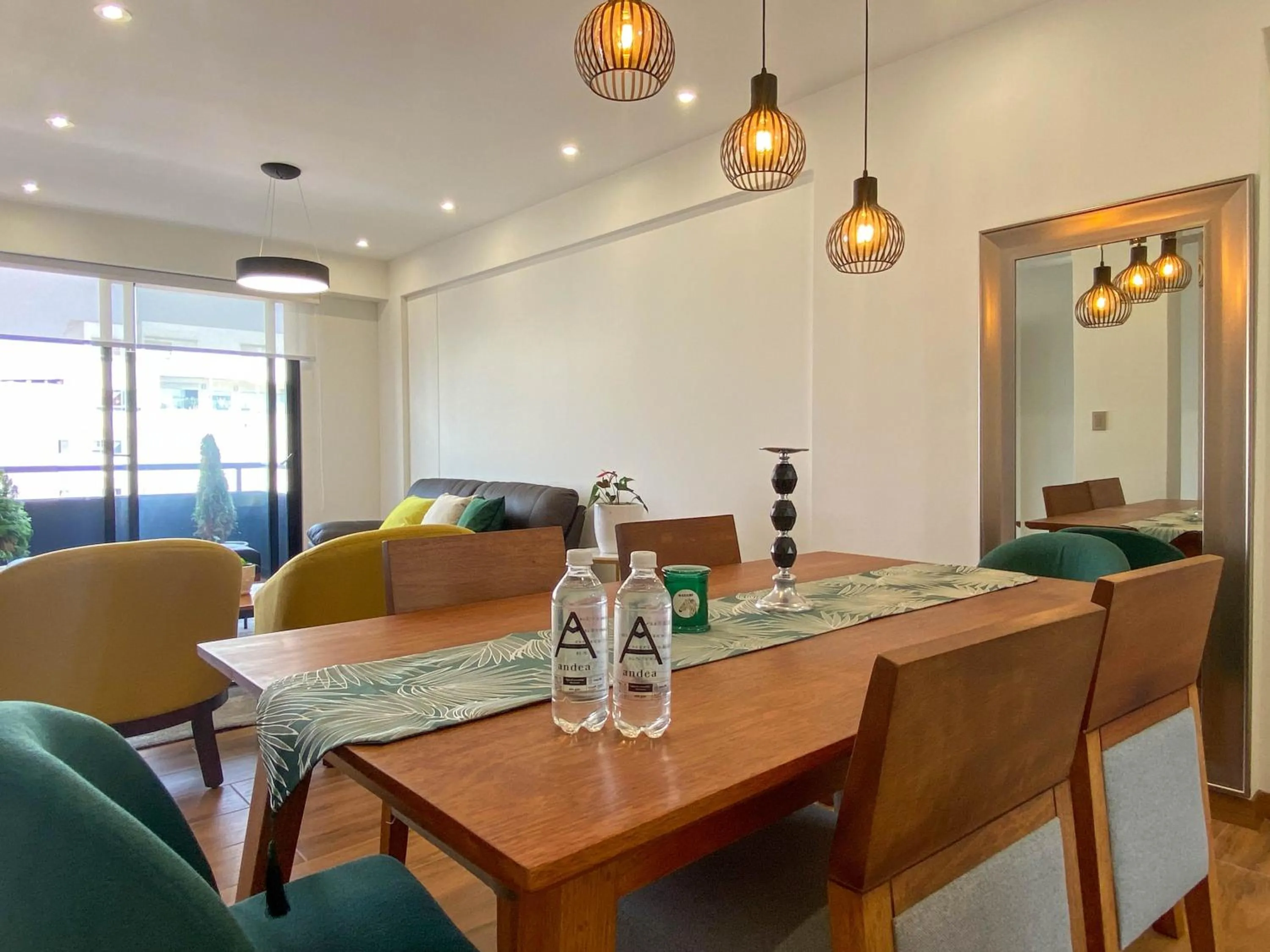 Dining area in Borgoño By Wynwood House