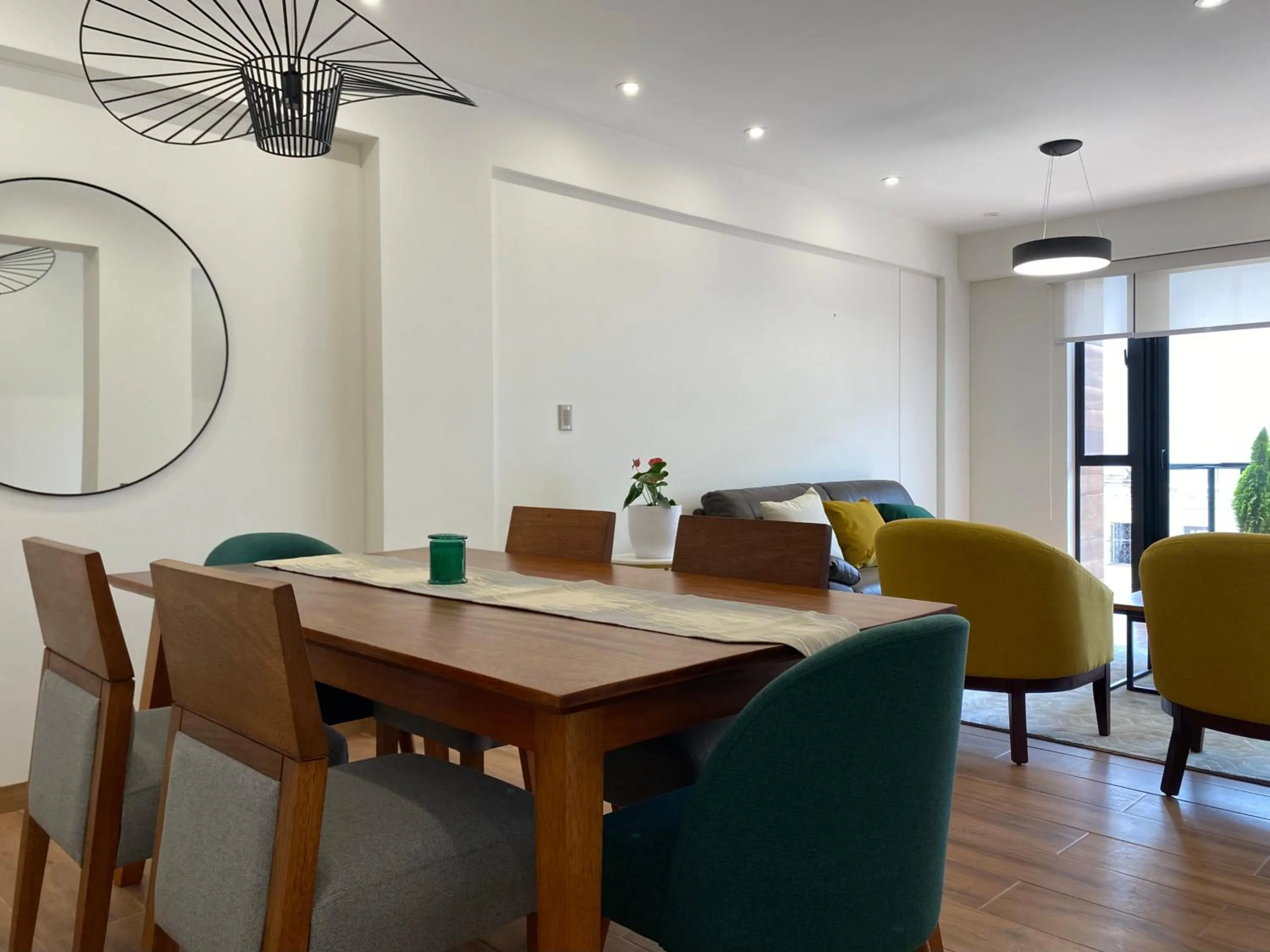Dining area in Borgoño By Wynwood House