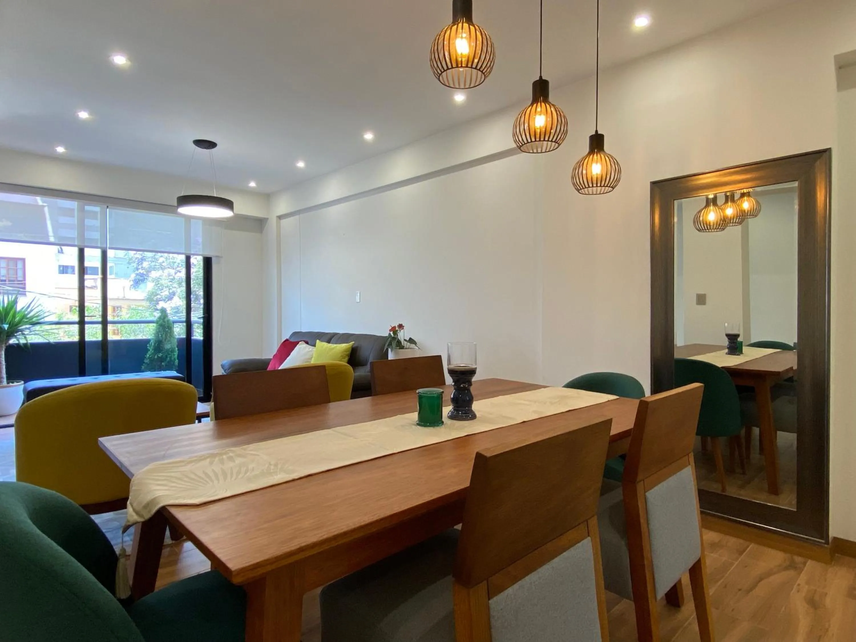 Dining area in Borgoño By Wynwood House