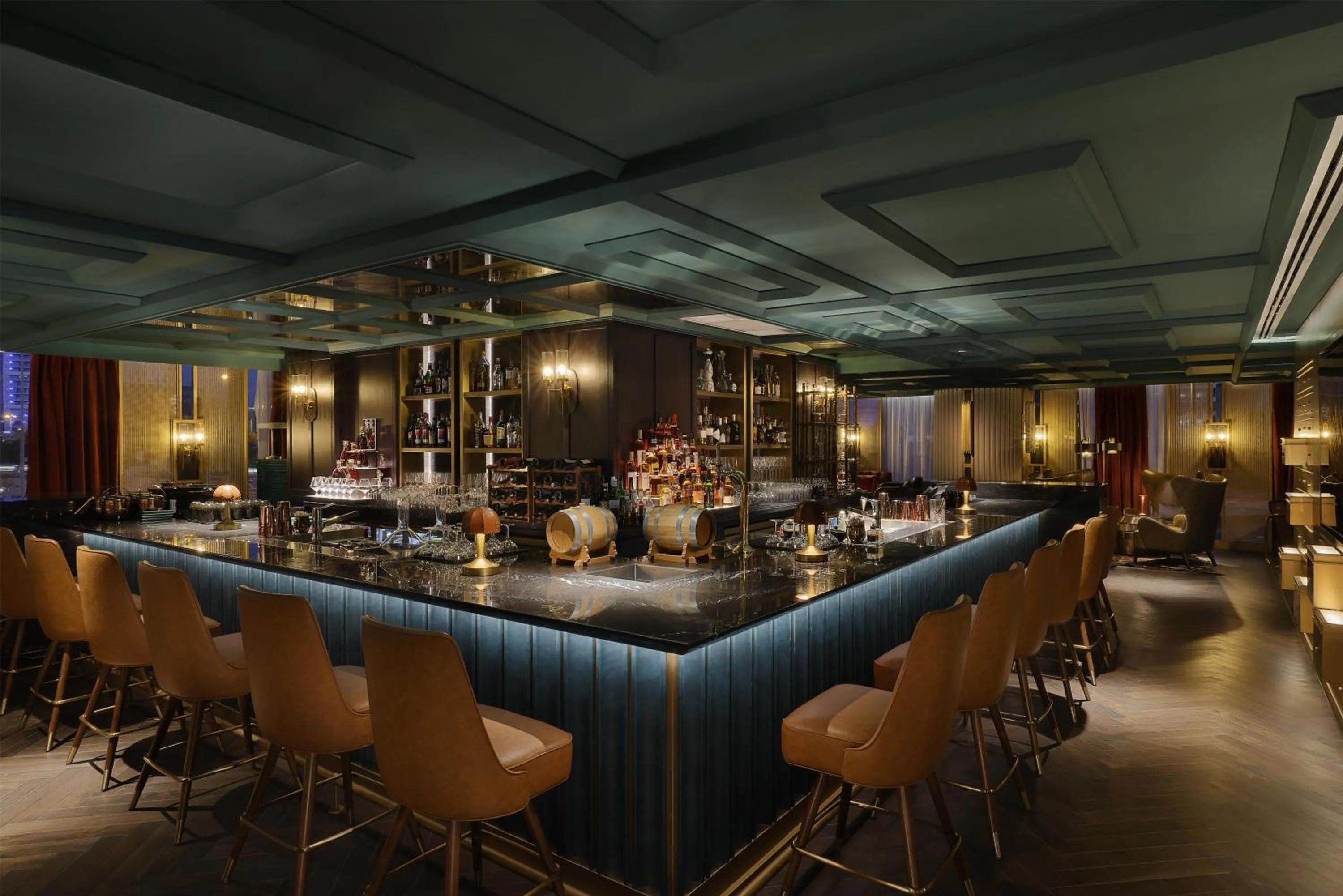 Lounge or bar in Conrad Bahrain Financial Harbour