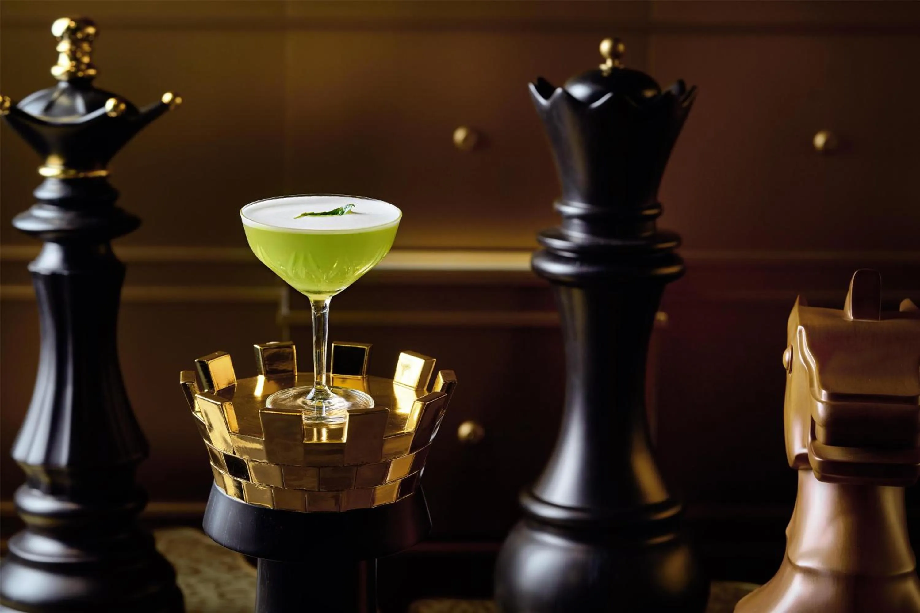 Lounge or bar in Conrad Bahrain Financial Harbour