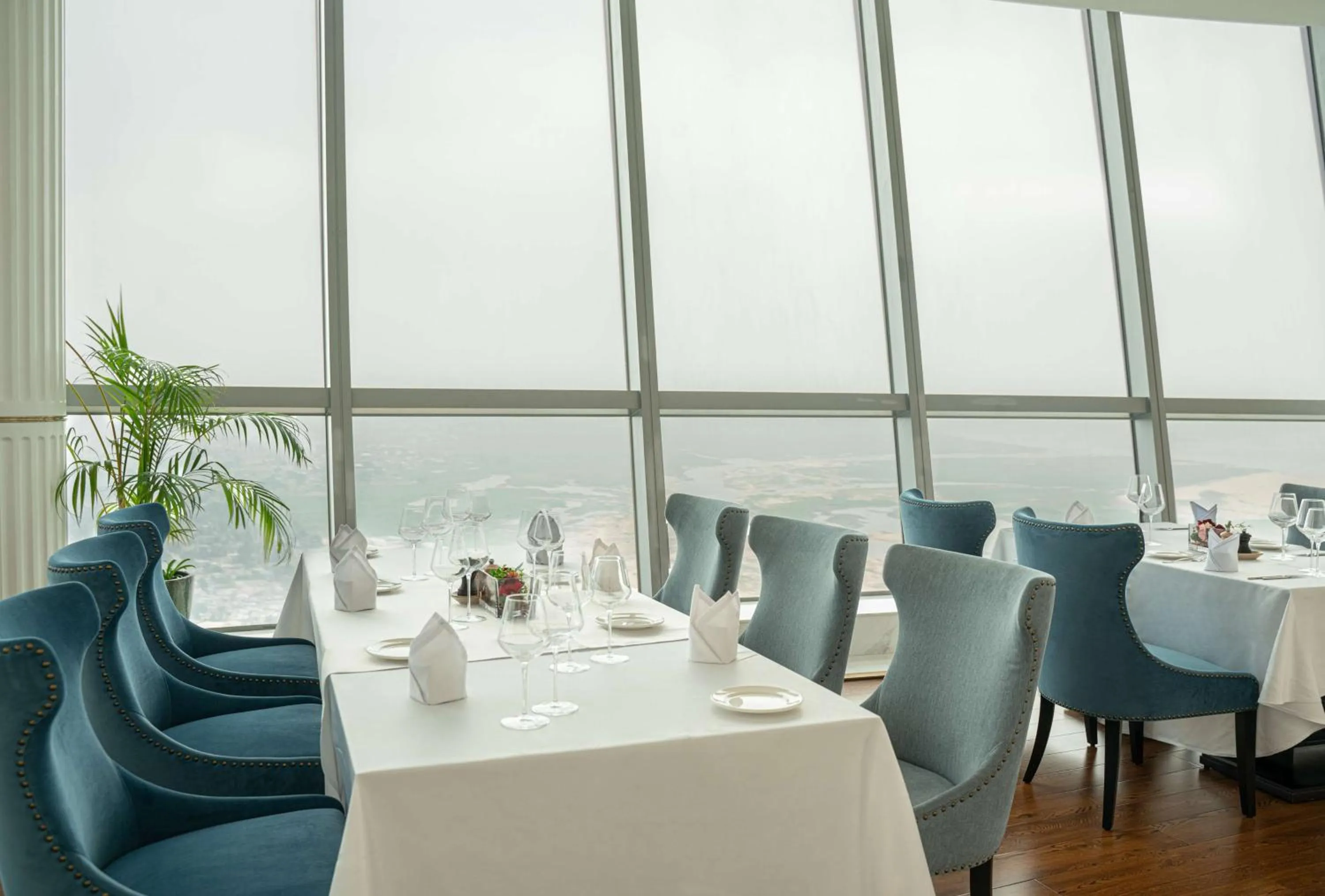 Restaurant/places to eat in Hilton Brazzaville Les Tours Jumelles Hotel & Residences