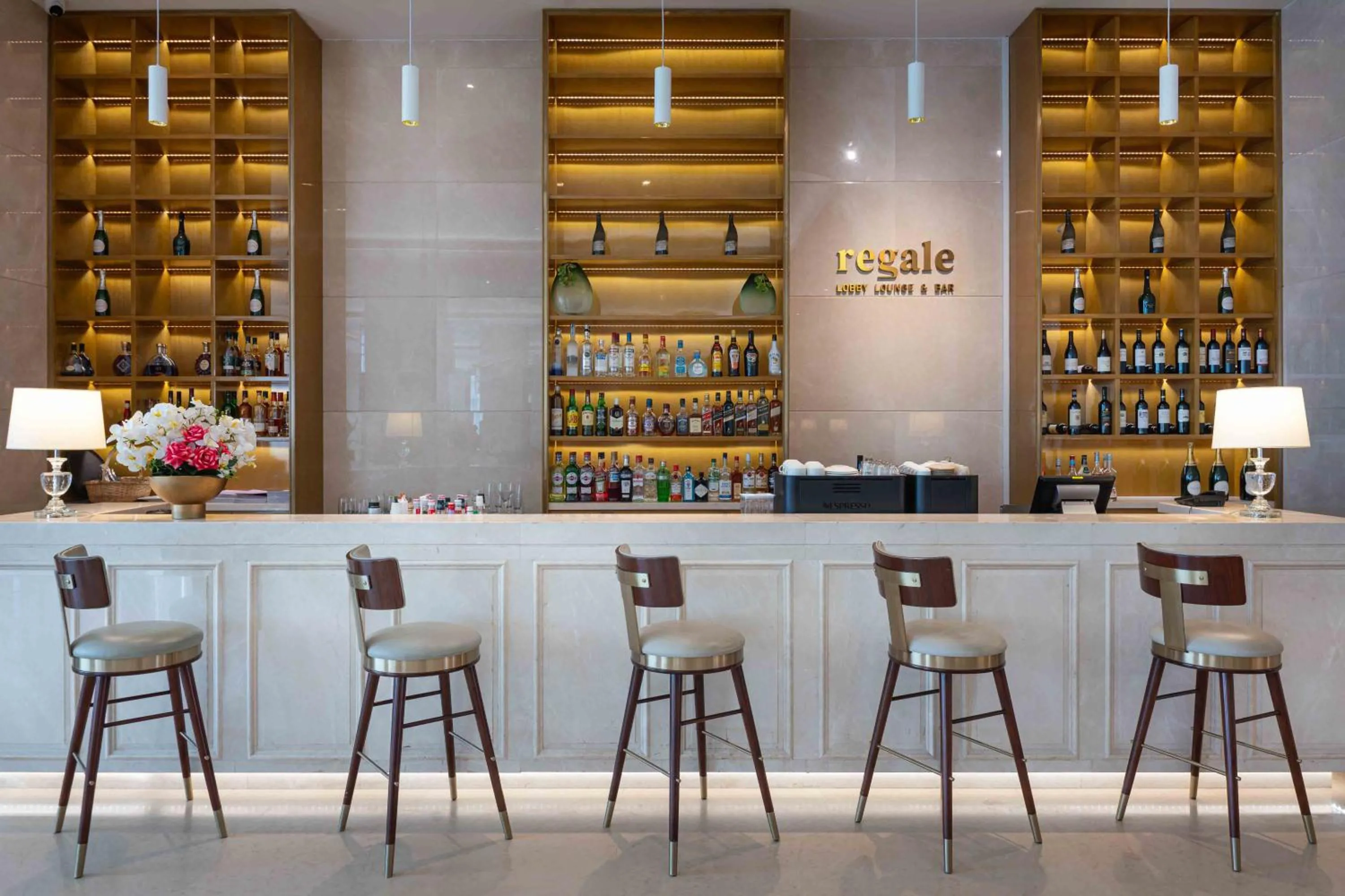 Restaurant/places to eat in Hilton Brazzaville Les Tours Jumelles Hotel & Residences