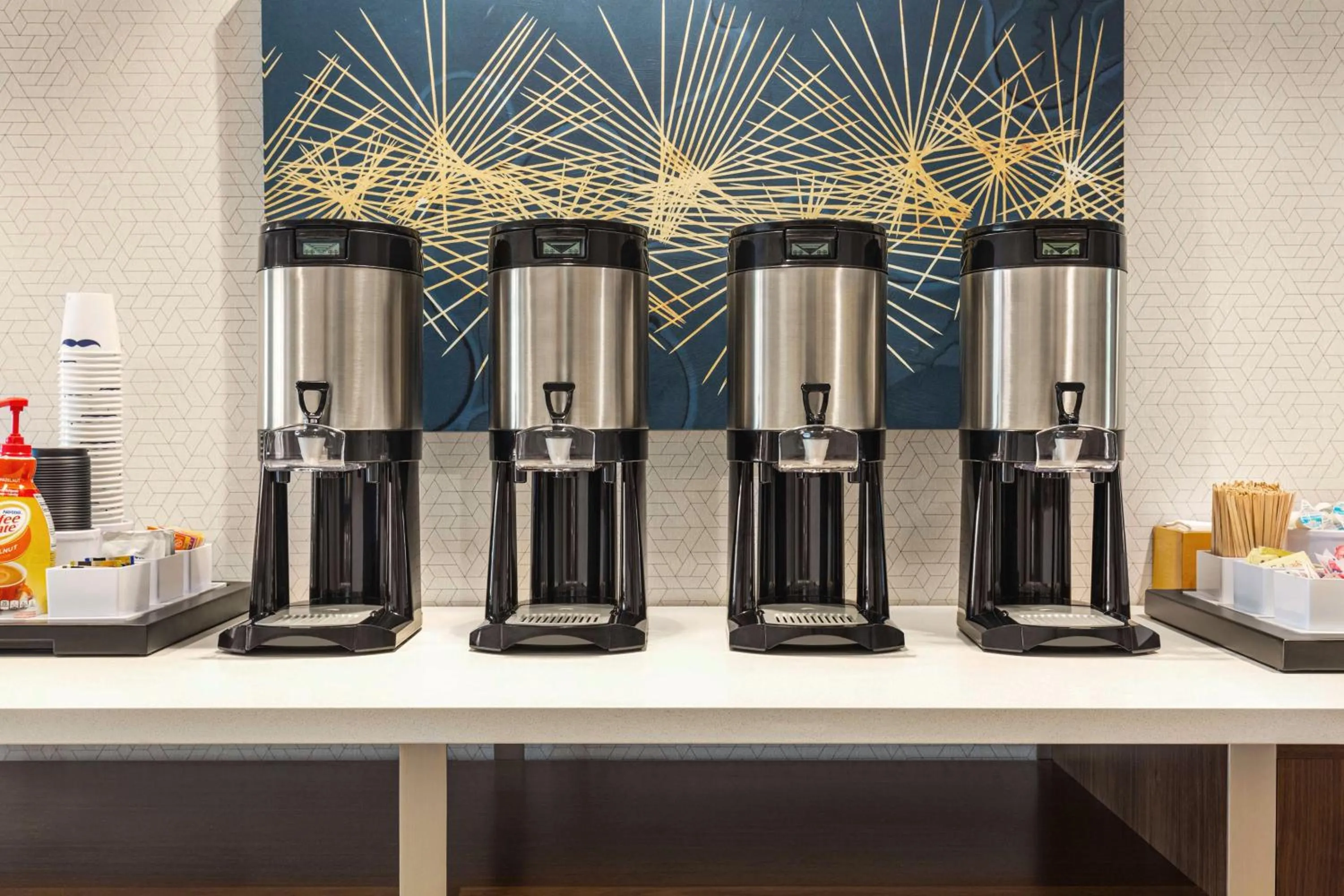 Dining area in Hampton Inn & Suites Oroville