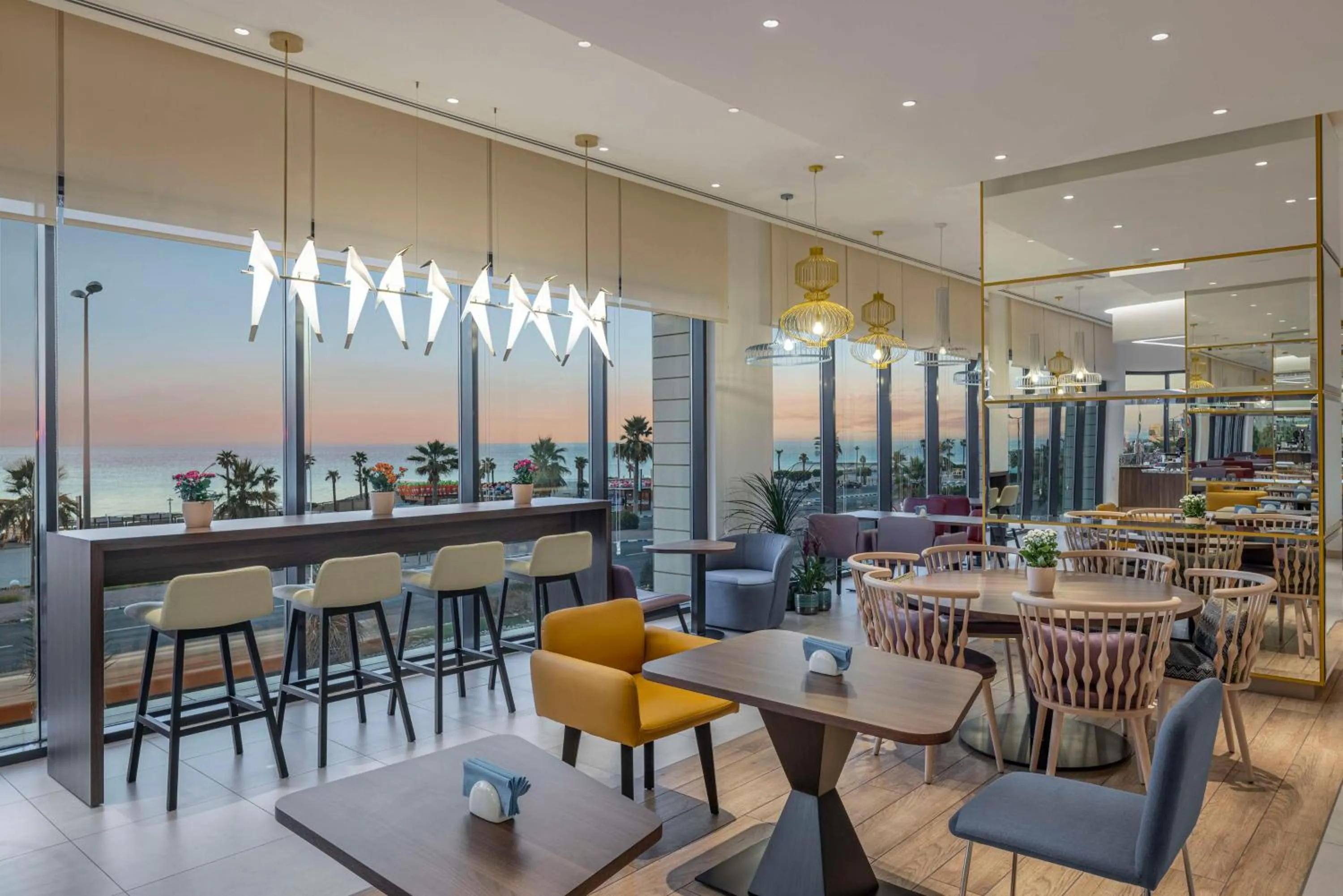 Restaurant/places to eat in Hampton By Hilton Kuwait Salmiya