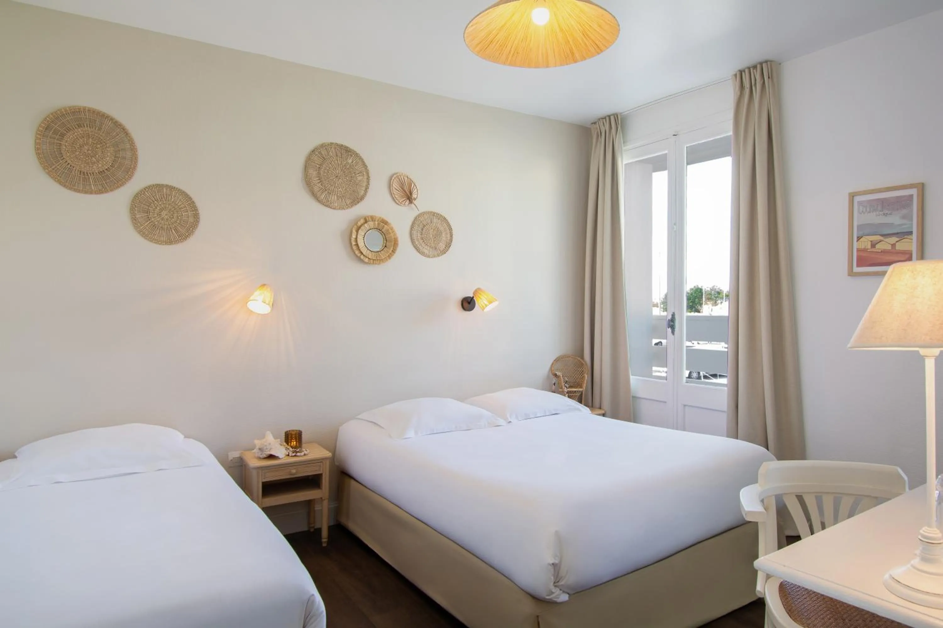 Bedroom, Bed in Hôtel De La Plage