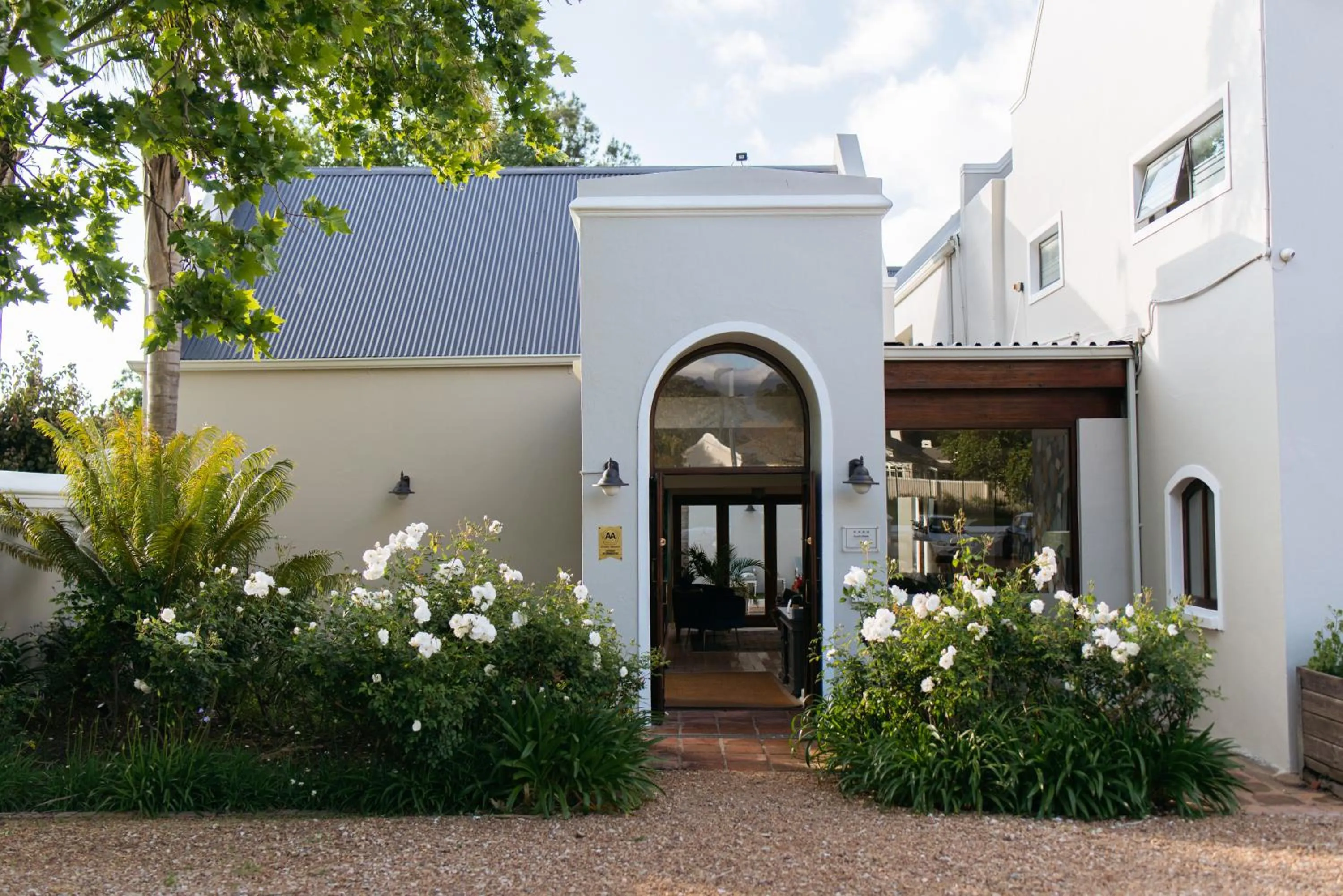 Facade/entrance in Banhoek Lodge