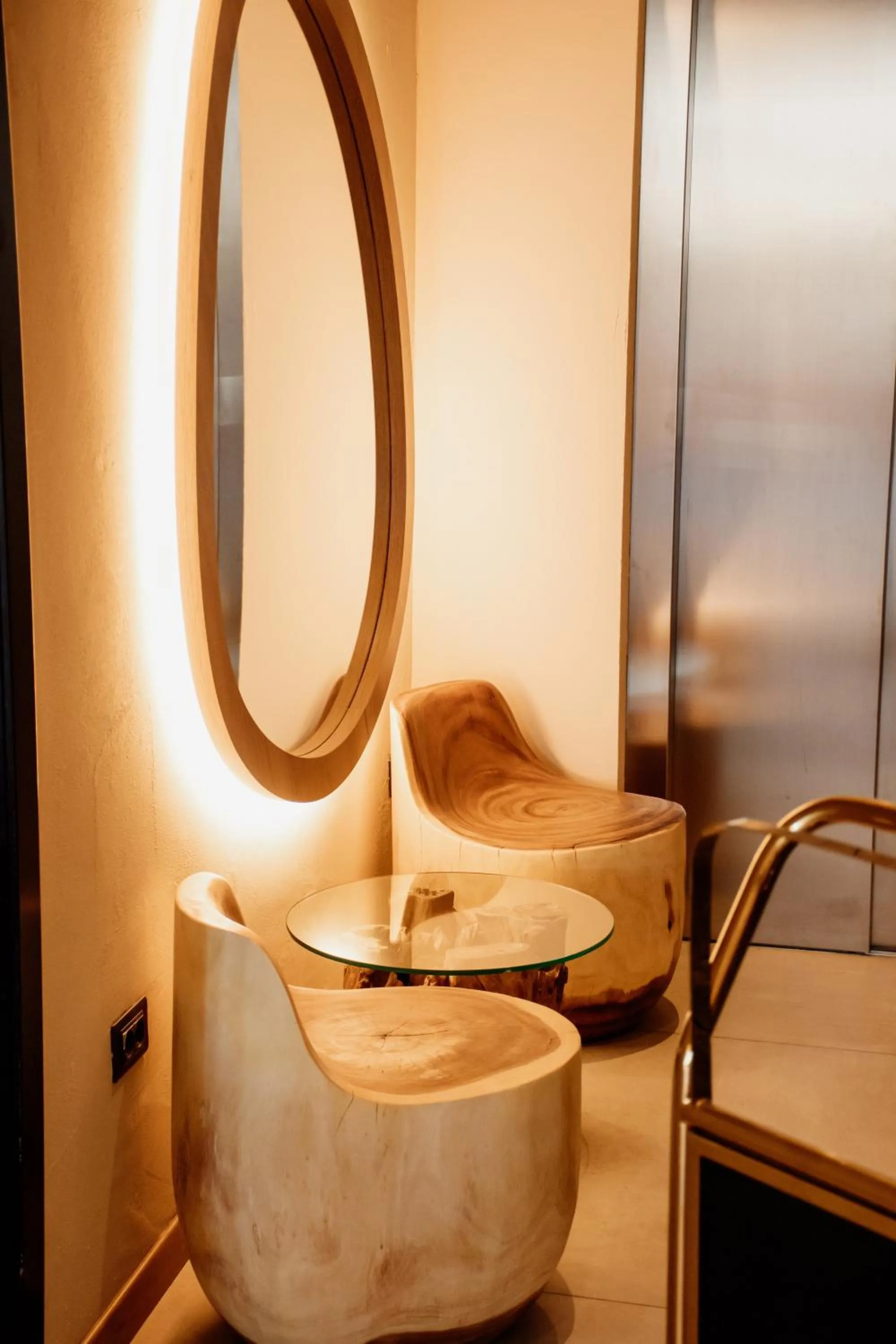 Property building in Hotel 1920