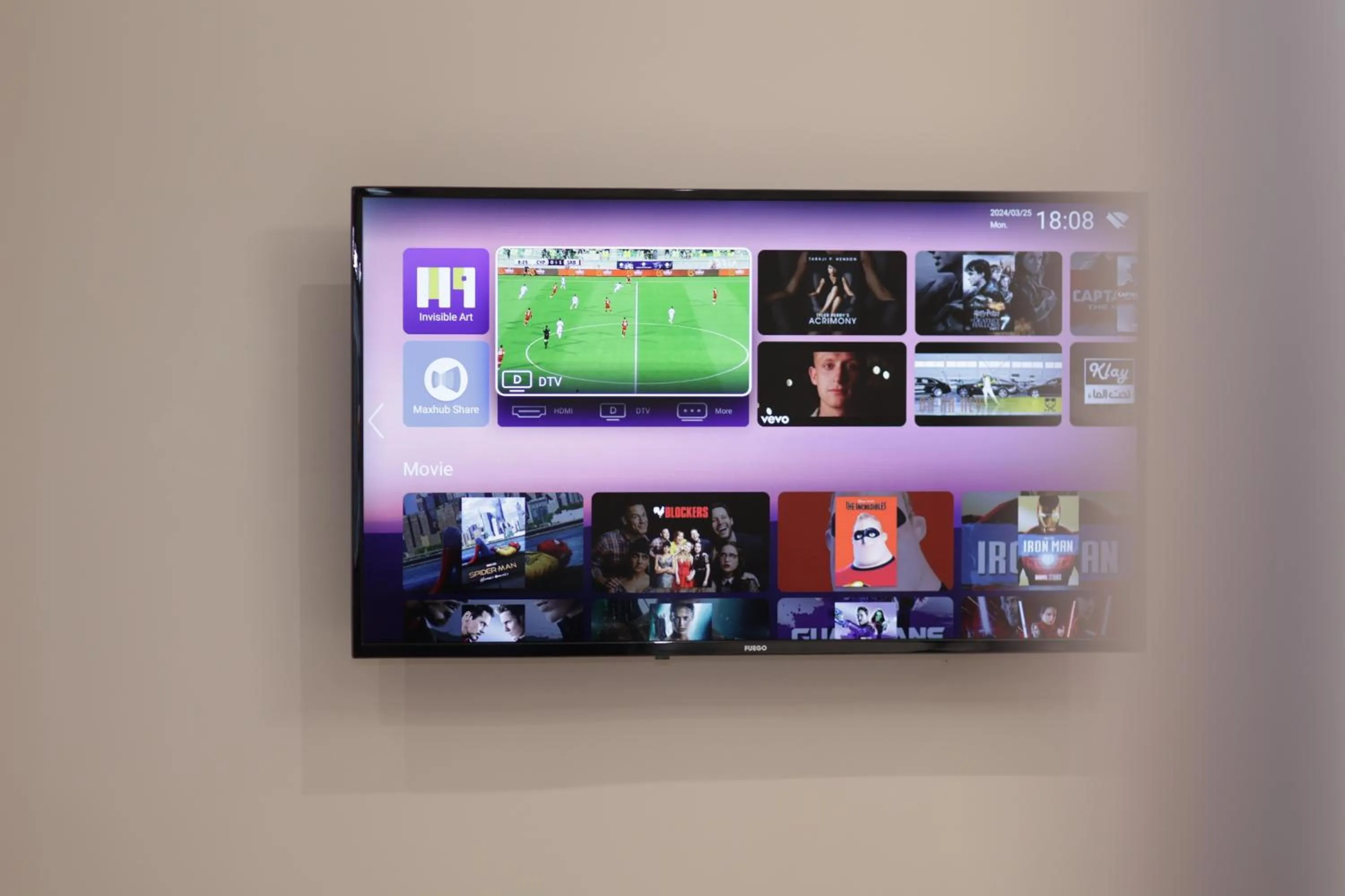 Communal lounge/ TV room in Residence Inn Hotel