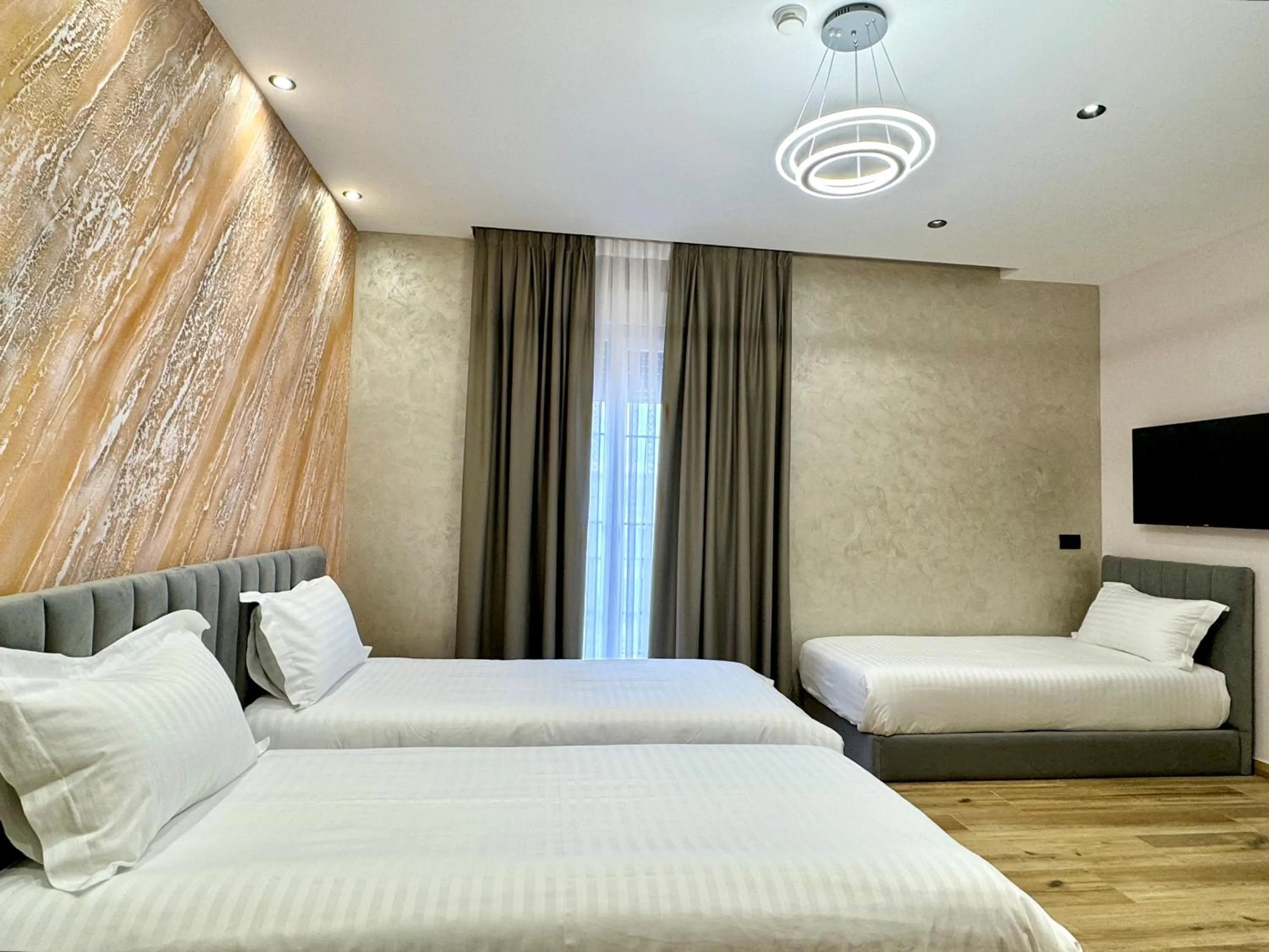 TV and multimedia, Bed in Residence Inn Hotel