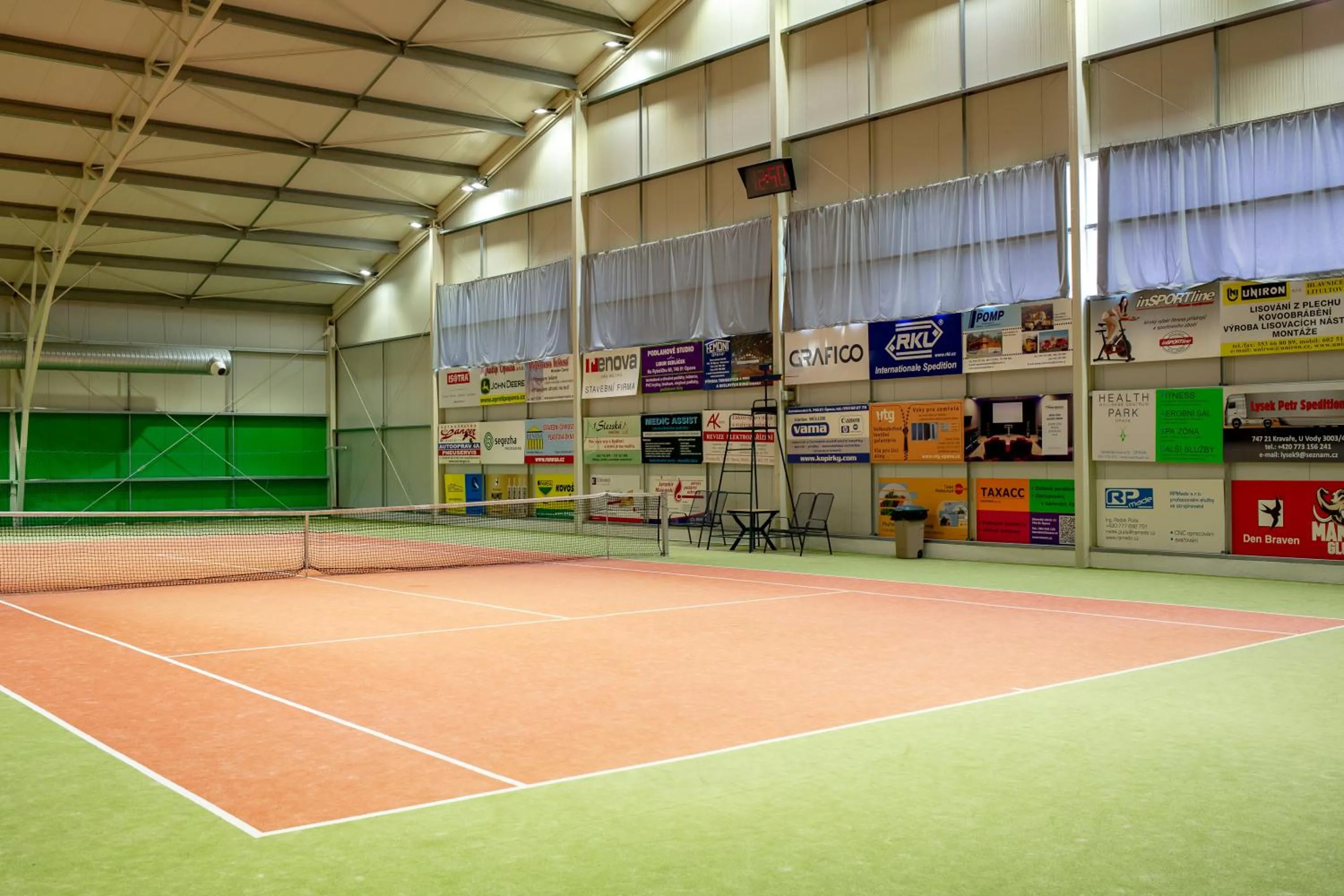Tennis court in Penzion Na Kurtech