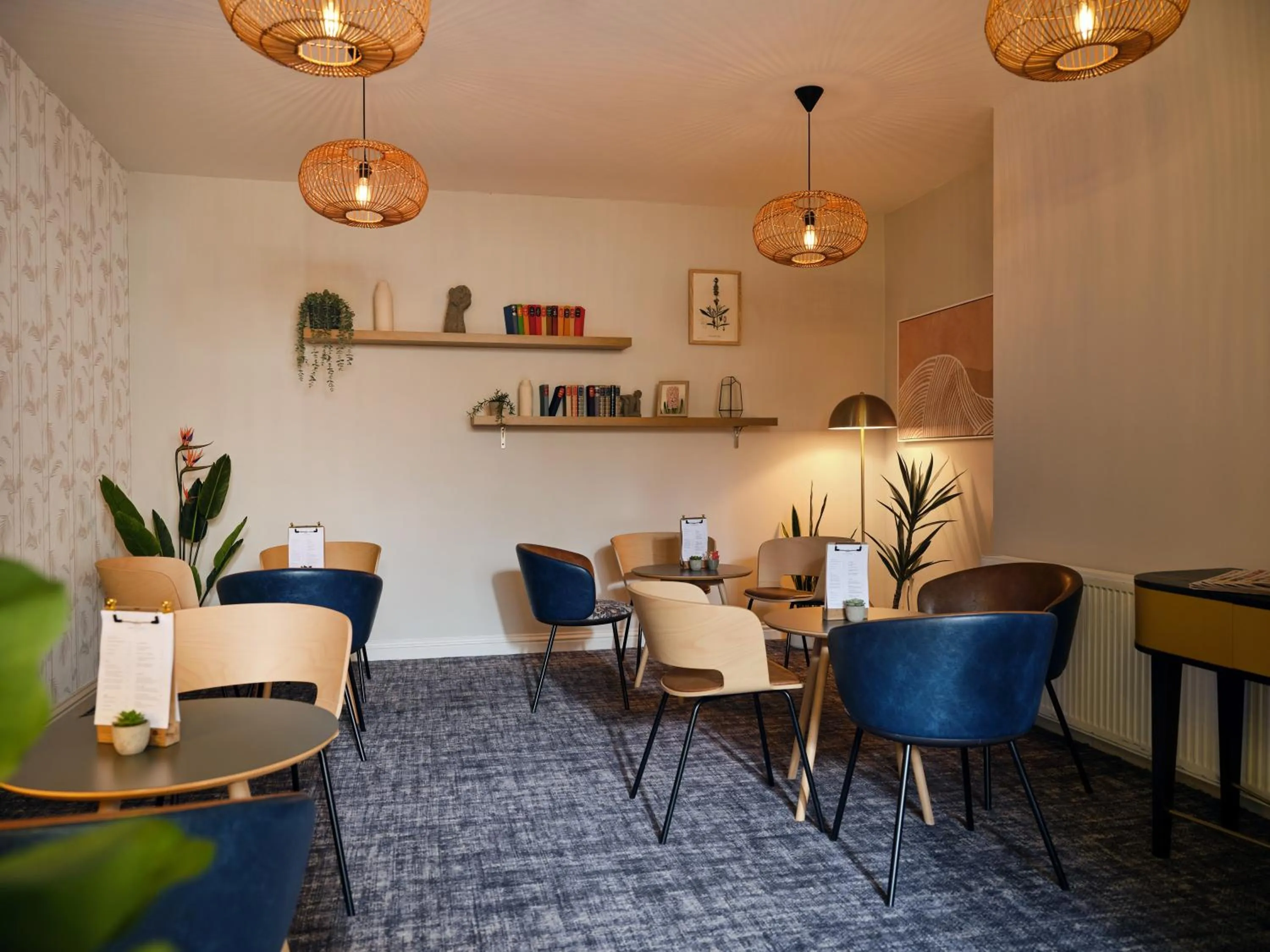 Lounge or bar in Linton Lodge a BW Signature Collection Hotel