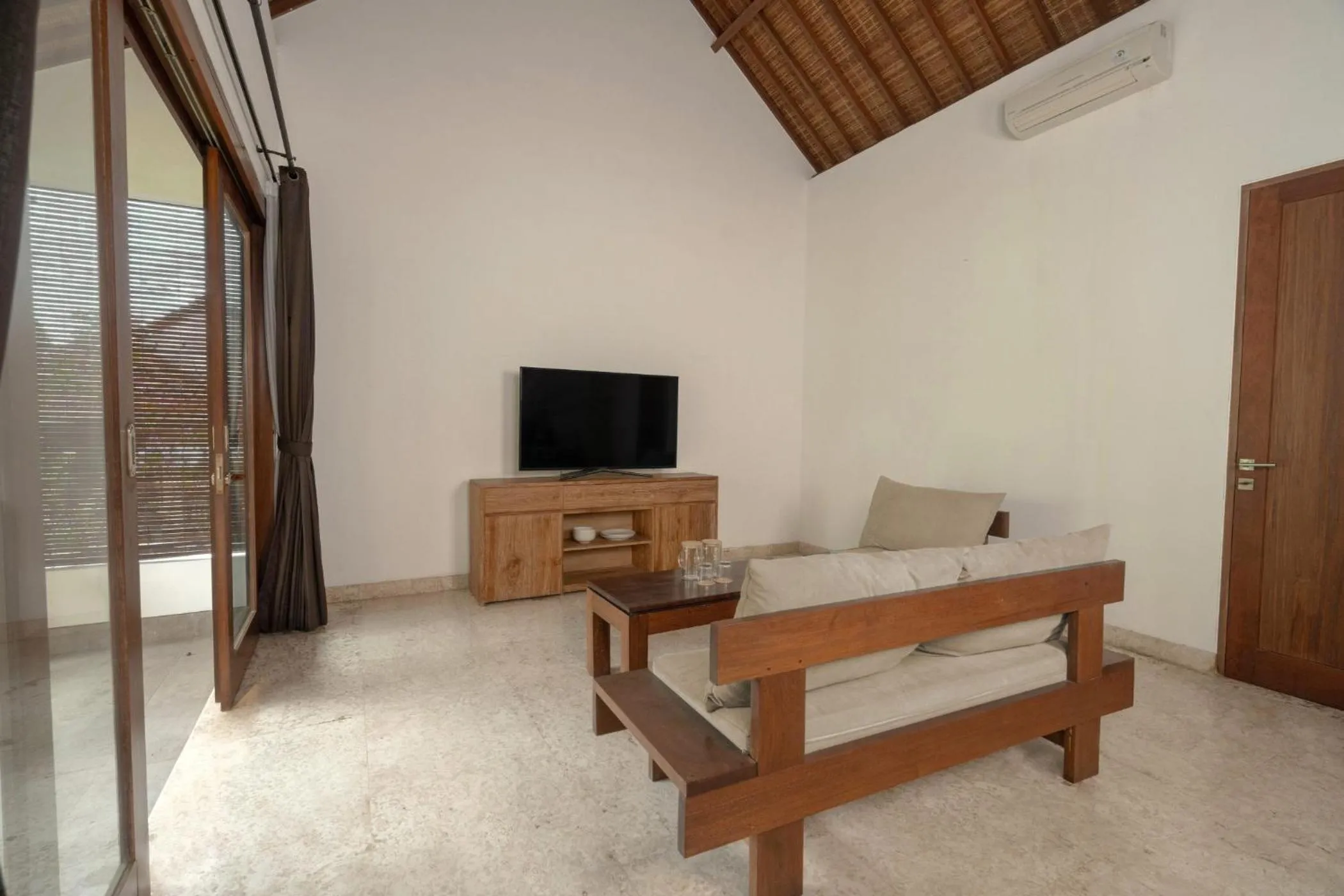 TV and multimedia in Rarama Living Studio