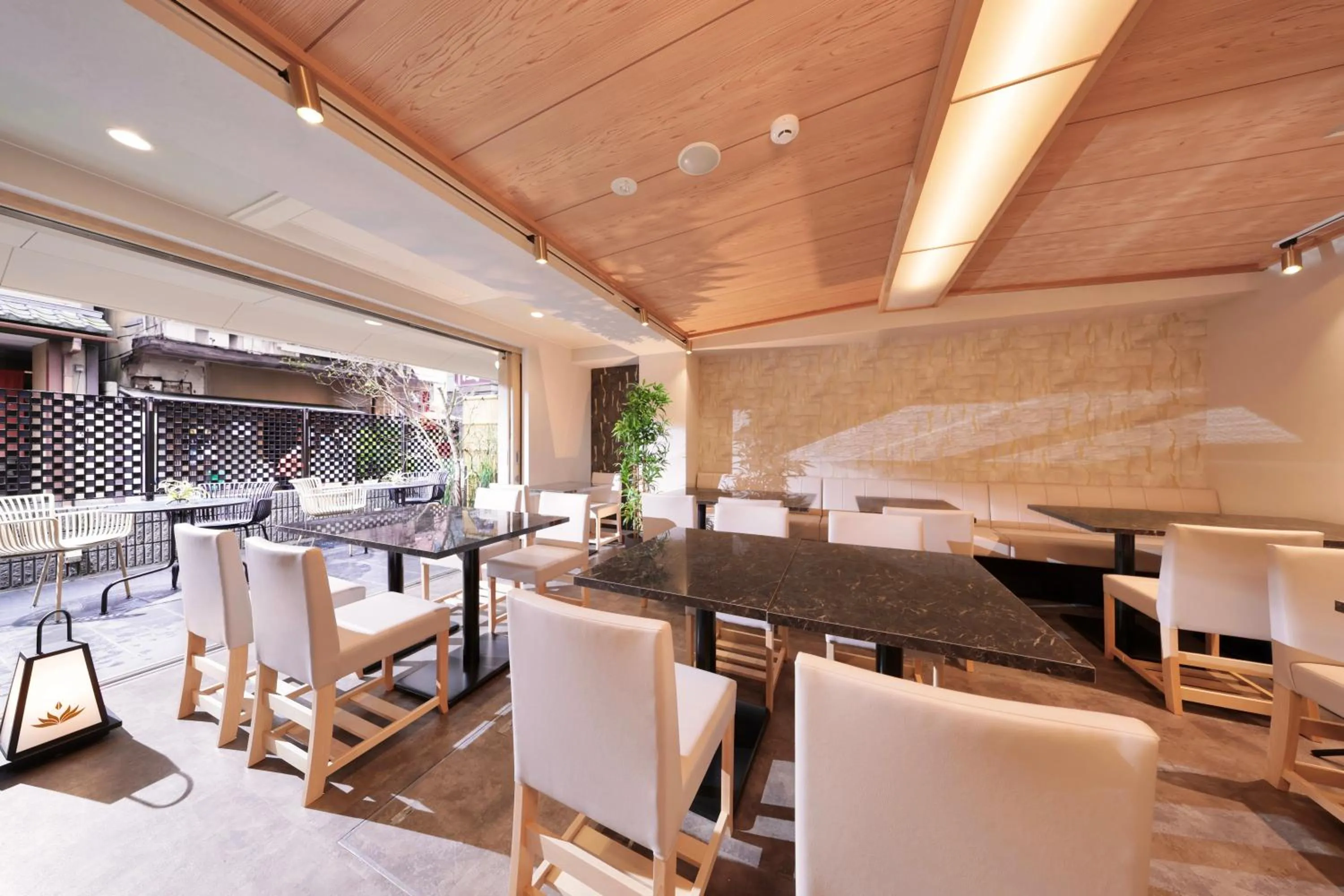 Restaurant/places to eat in Gion Crystal Hotel