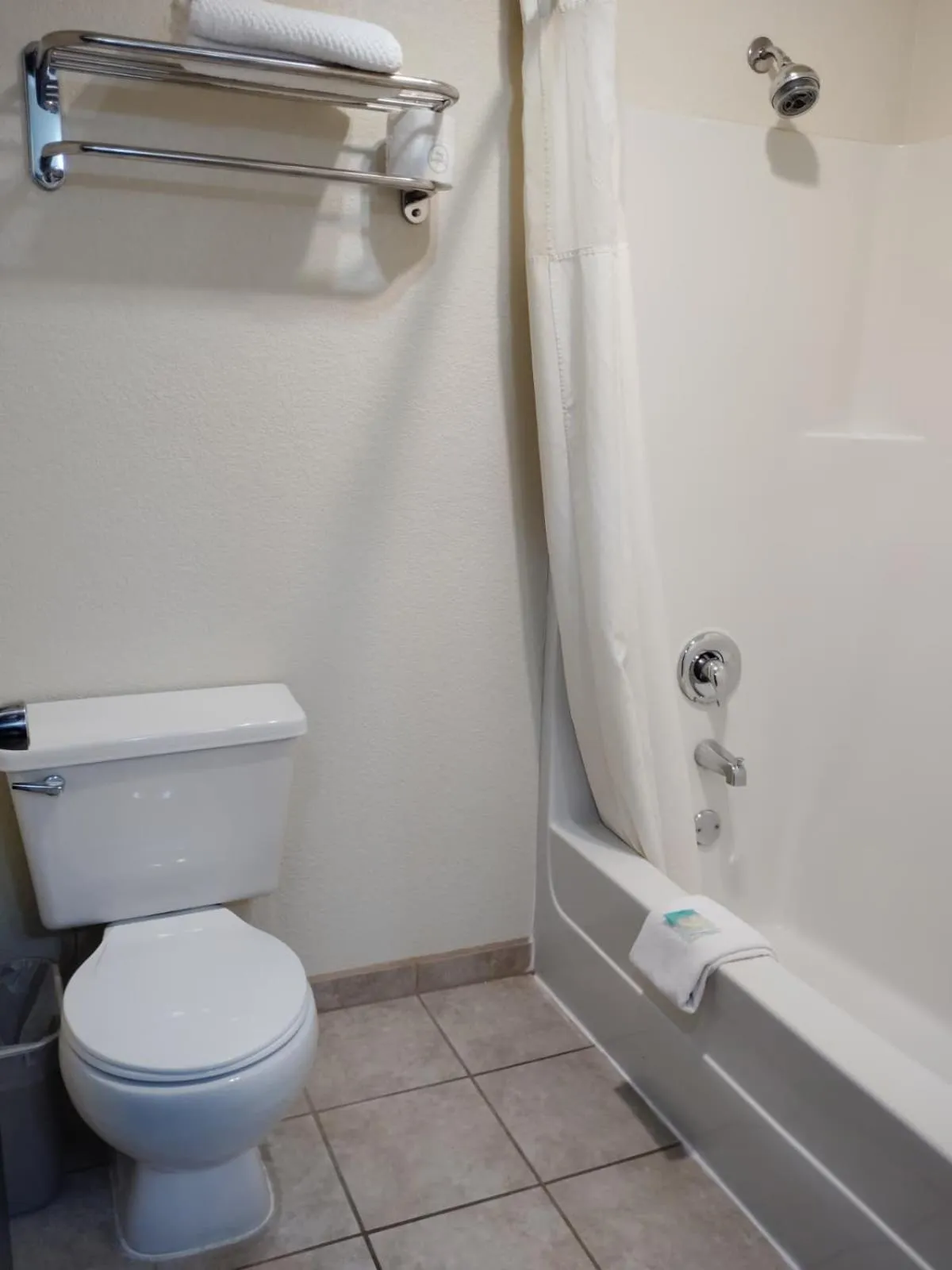 Bathroom in Cozy Inn