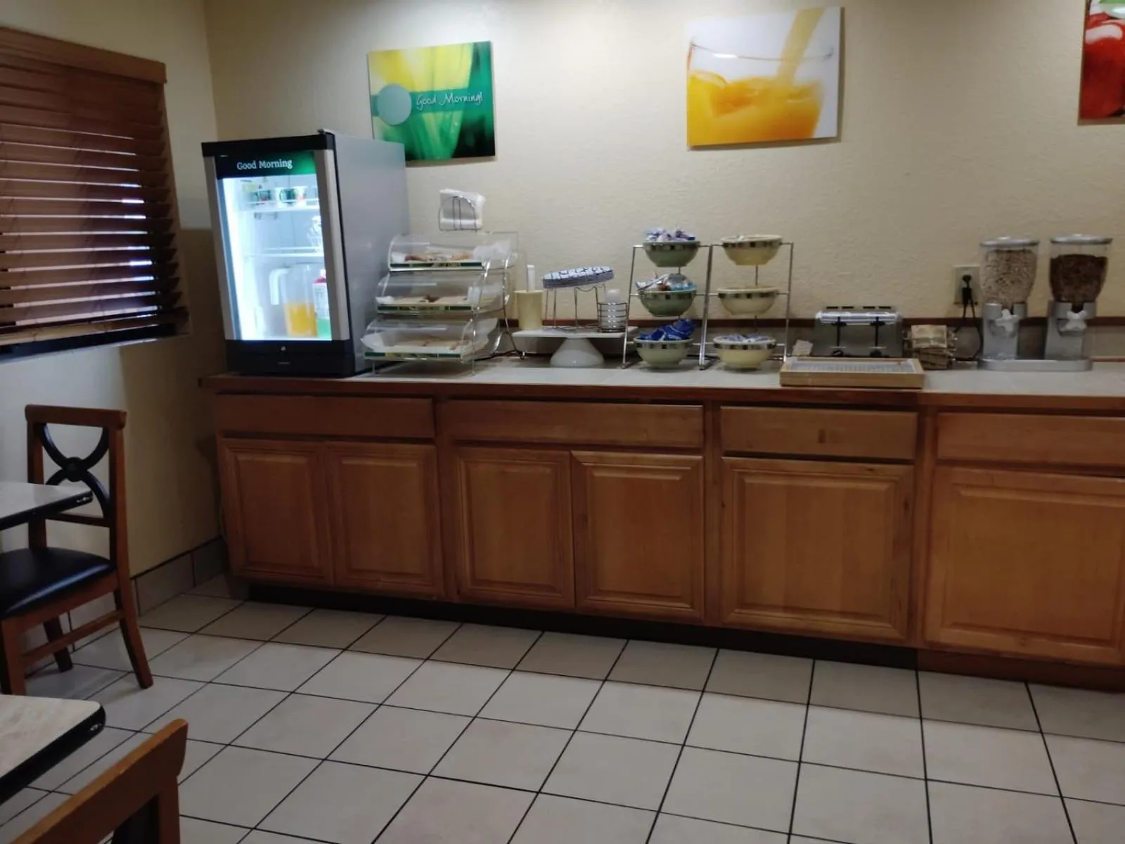 Coffee/tea facilities in Cozy Inn