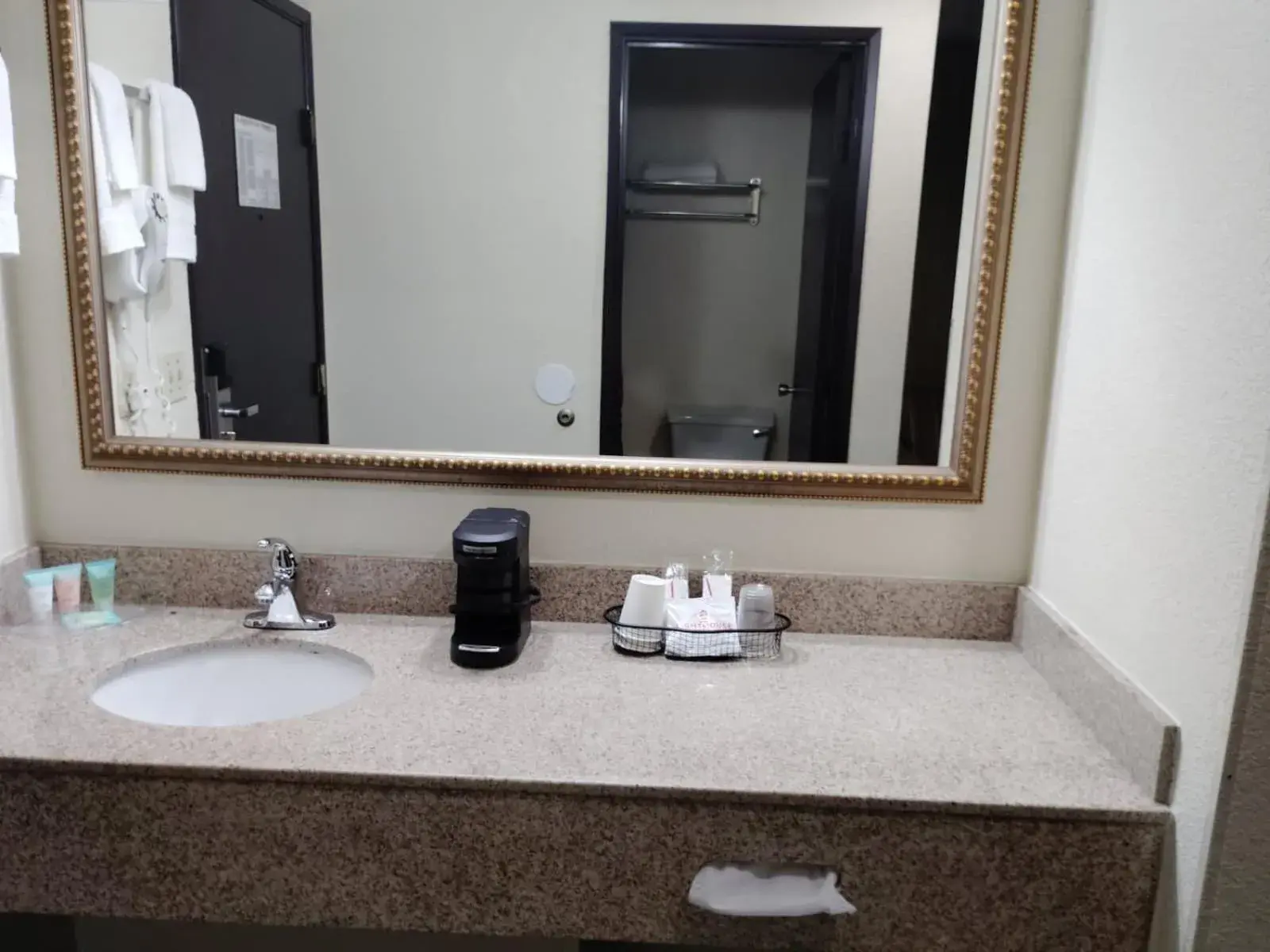 Double or Twin Room in Cozy Inn Double or Twin Room in Cozy Inn