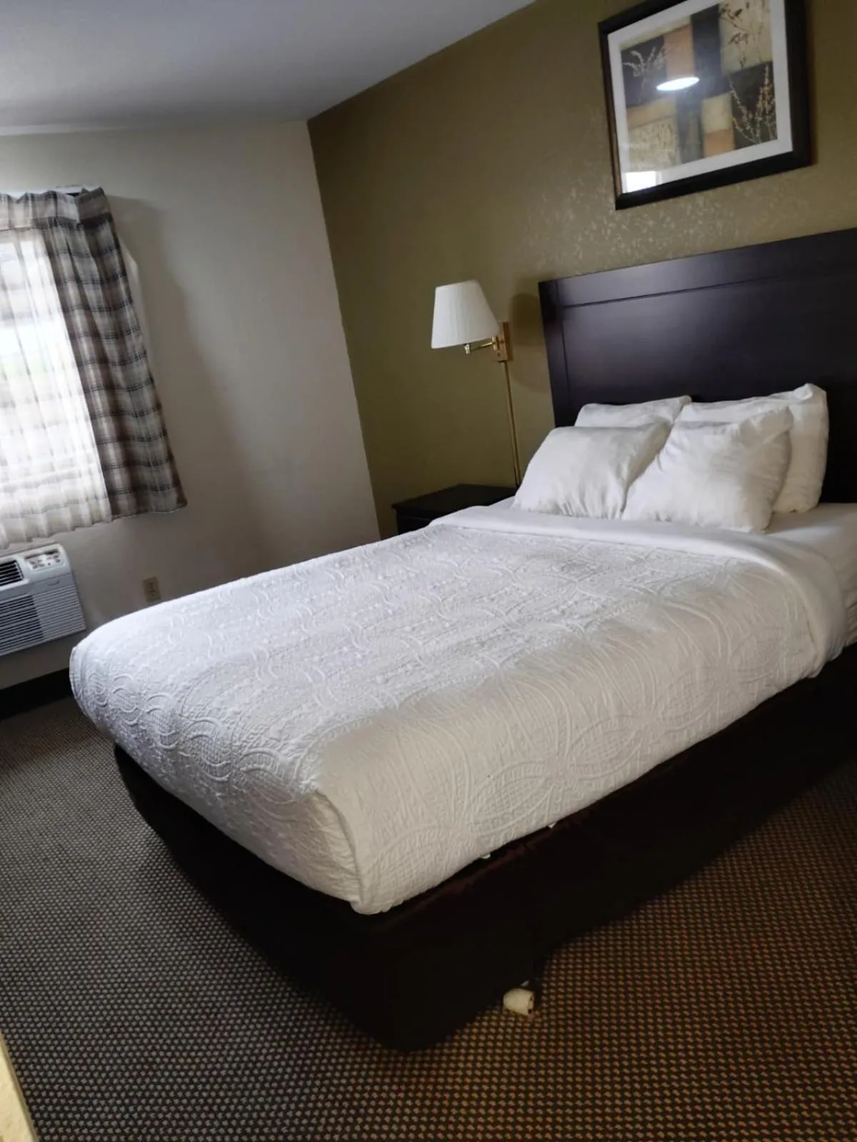 Bedroom, Bed in Cozy Inn