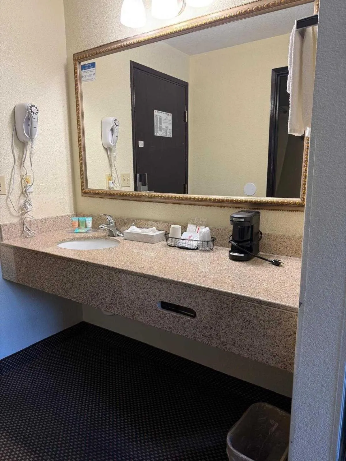 Bathroom in Cozy Inn