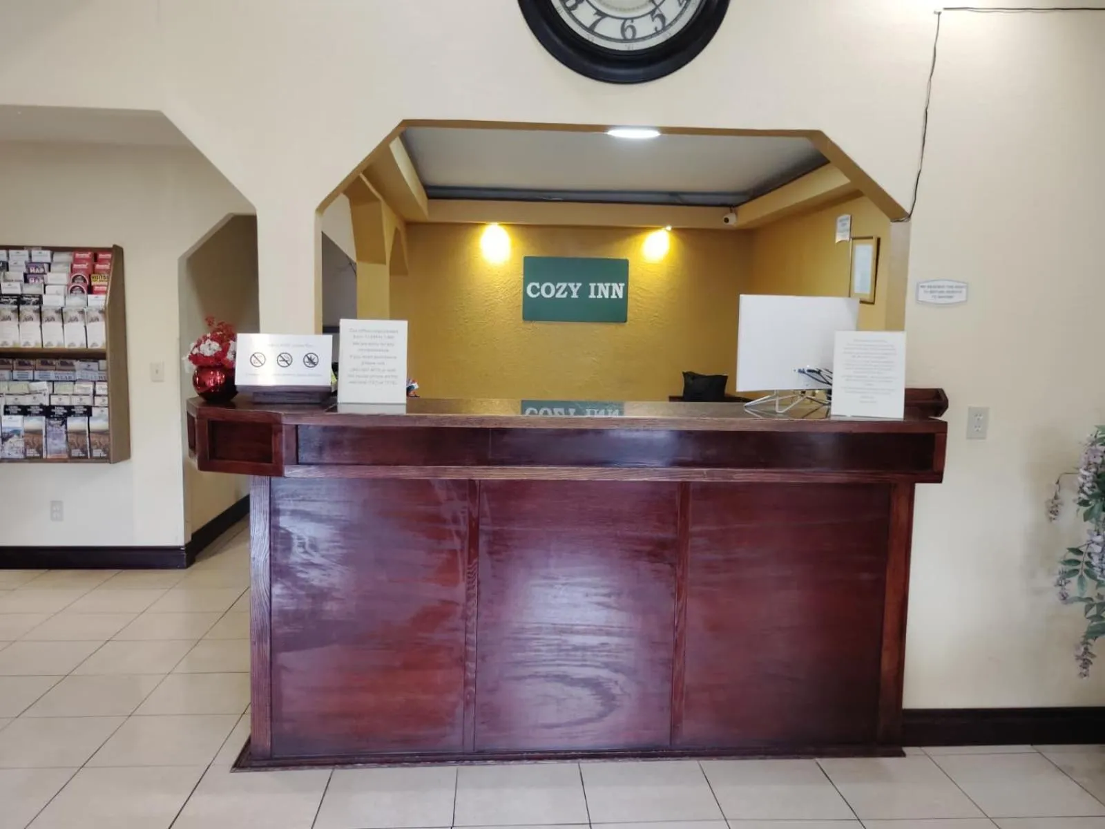 Lobby or reception in Cozy Inn