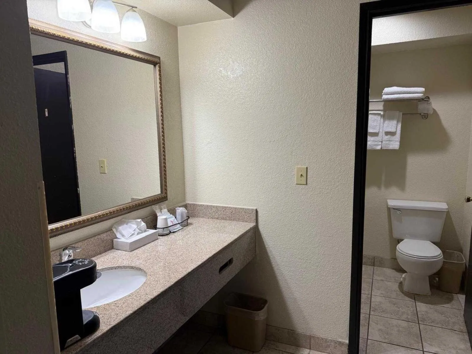 Bathroom in Cozy Inn