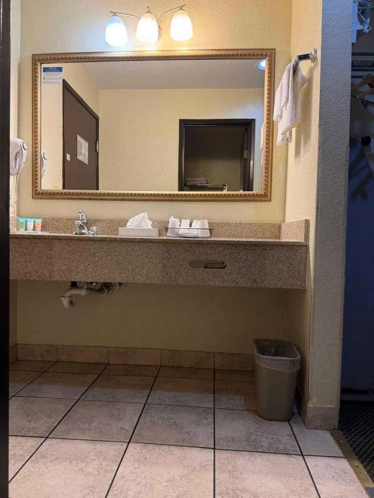 Bathroom in Cozy Inn