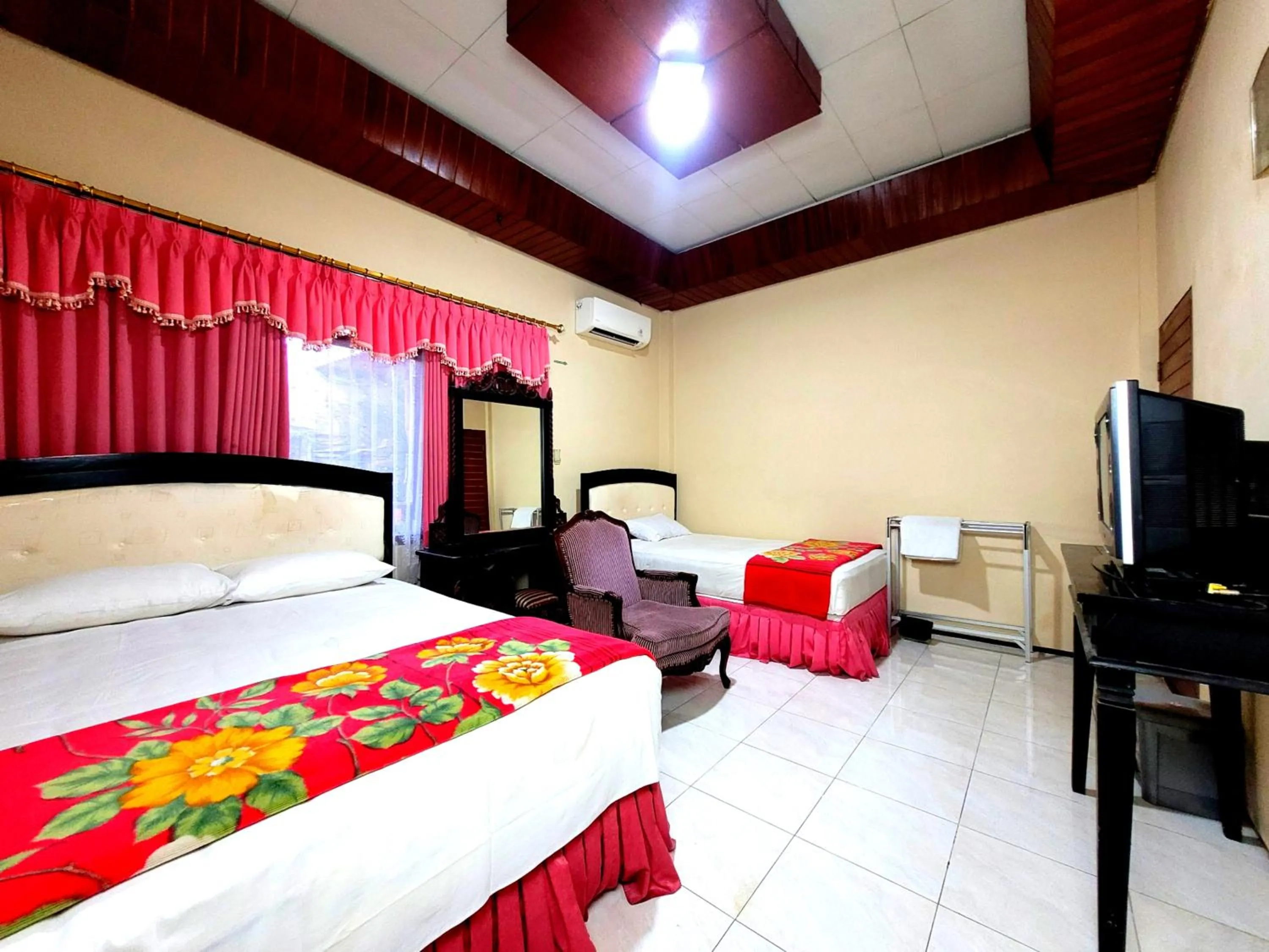 Bed in Hotel Dirgahayu Ponorogo