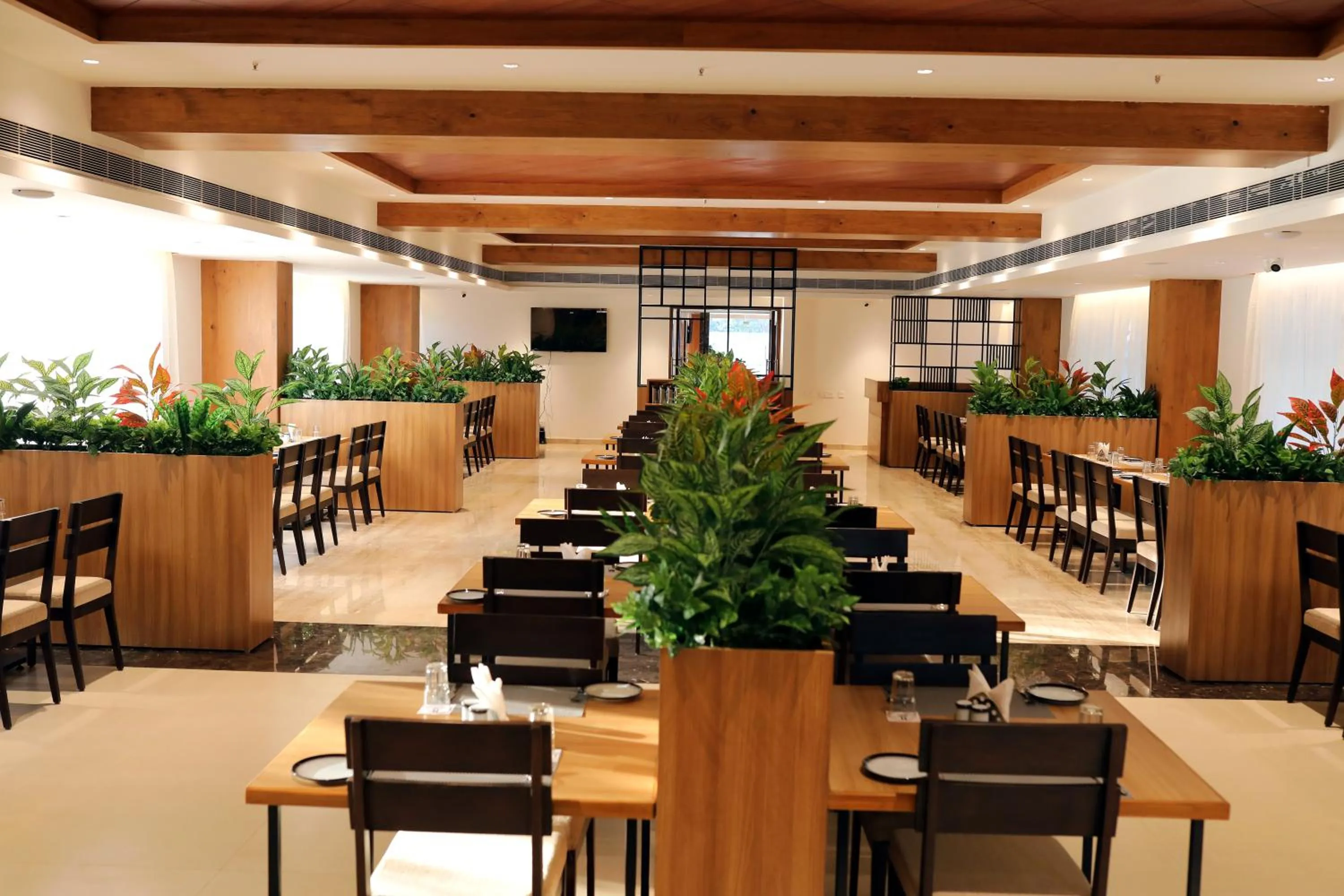 Restaurant/places to eat in Icon Grand Hotel By Bhagini