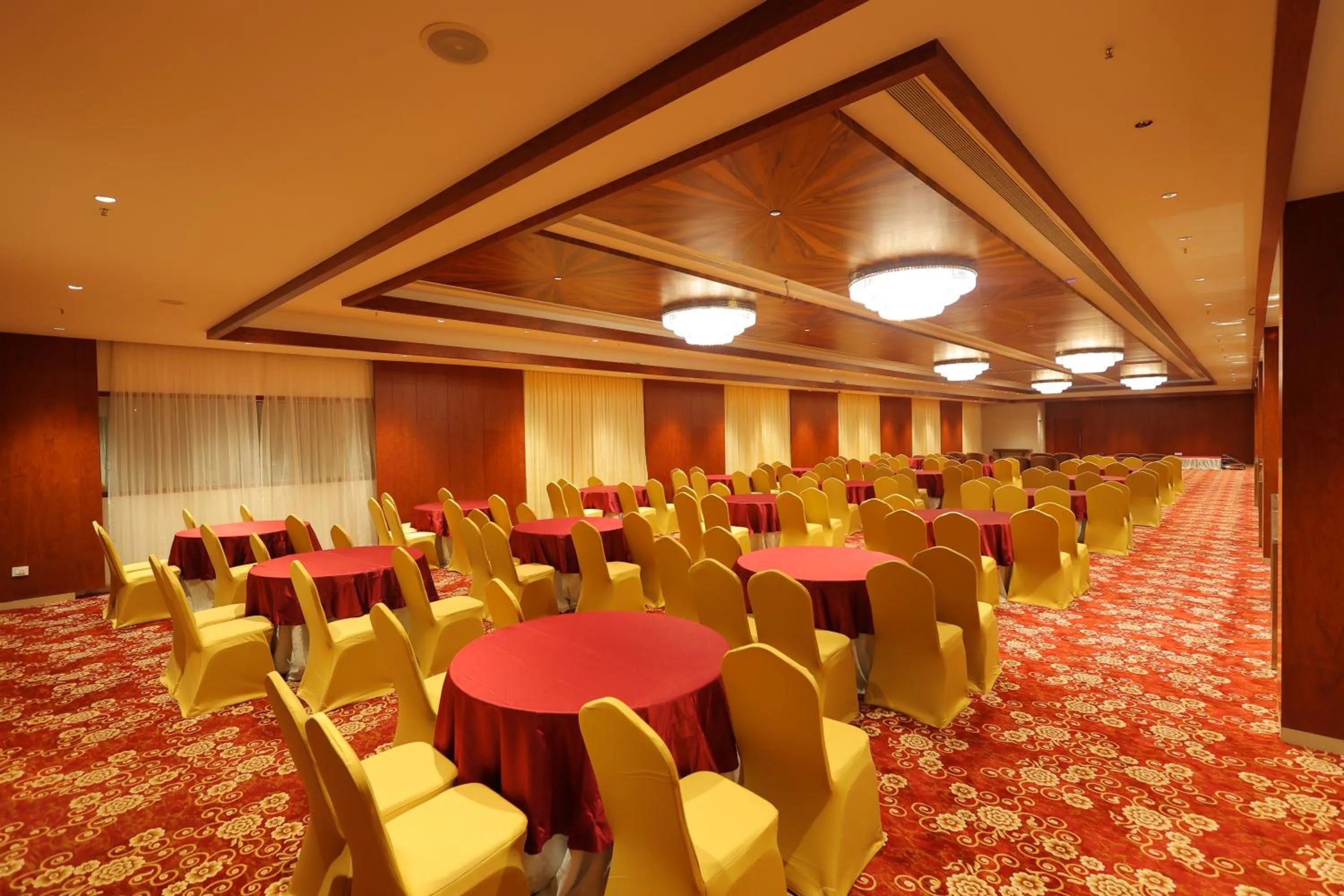 Banquet/Function facilities in Icon Grand Hotel By Bhagini