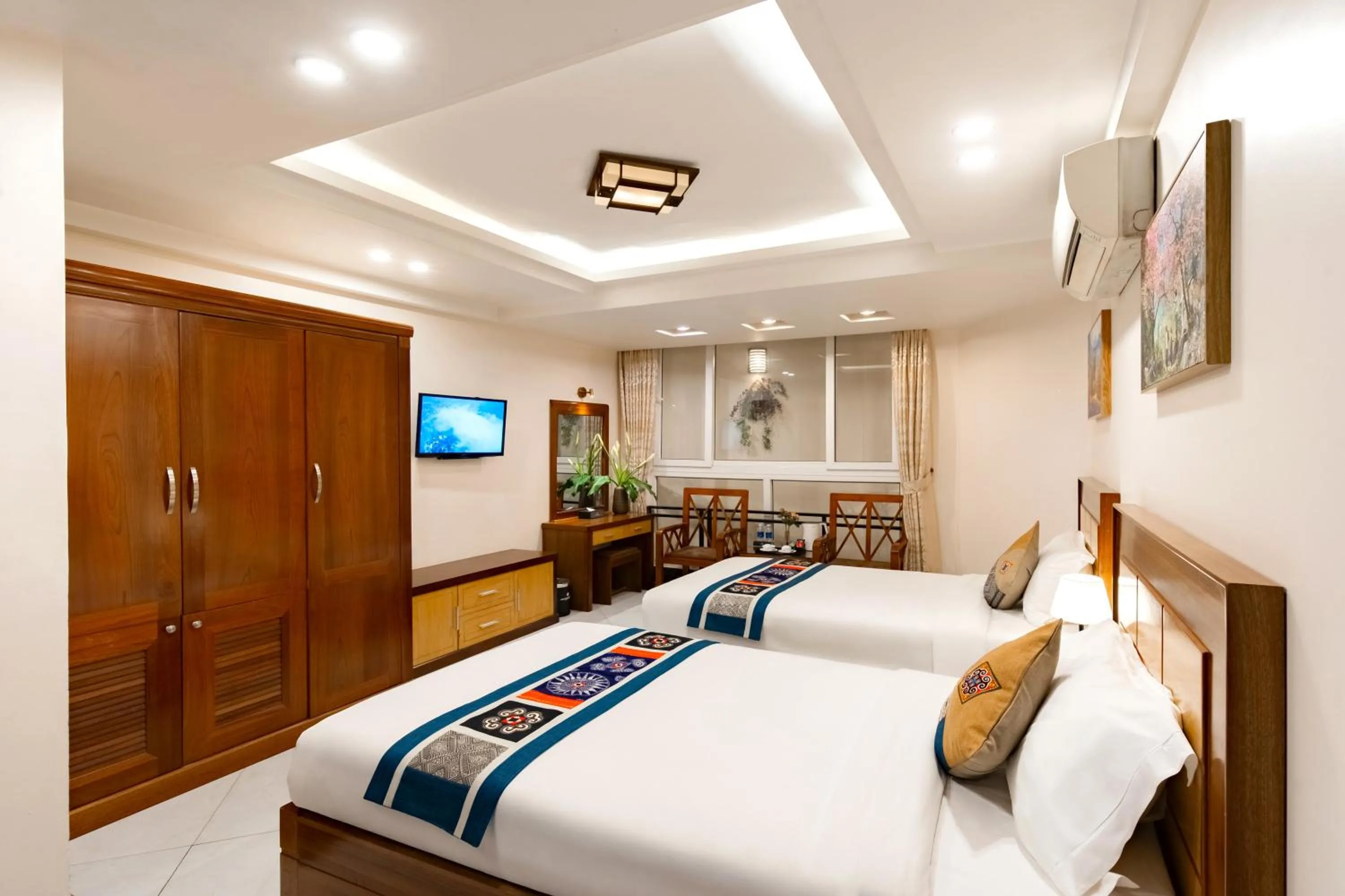Bed in Sapa Paradise Hotel