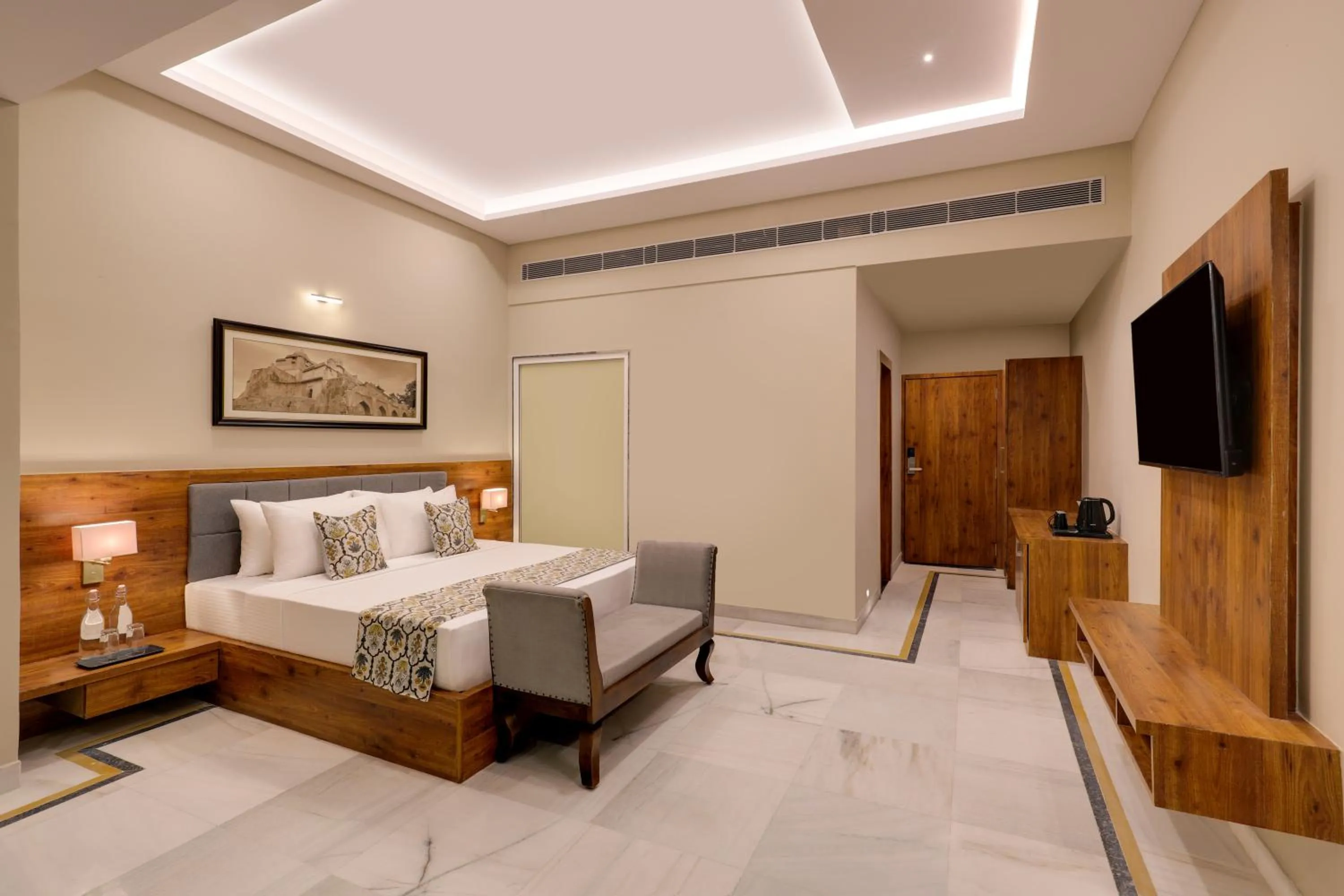 Communal lounge/ TV room, Bed in Lemon Tree Resort, Kumbhalgarh